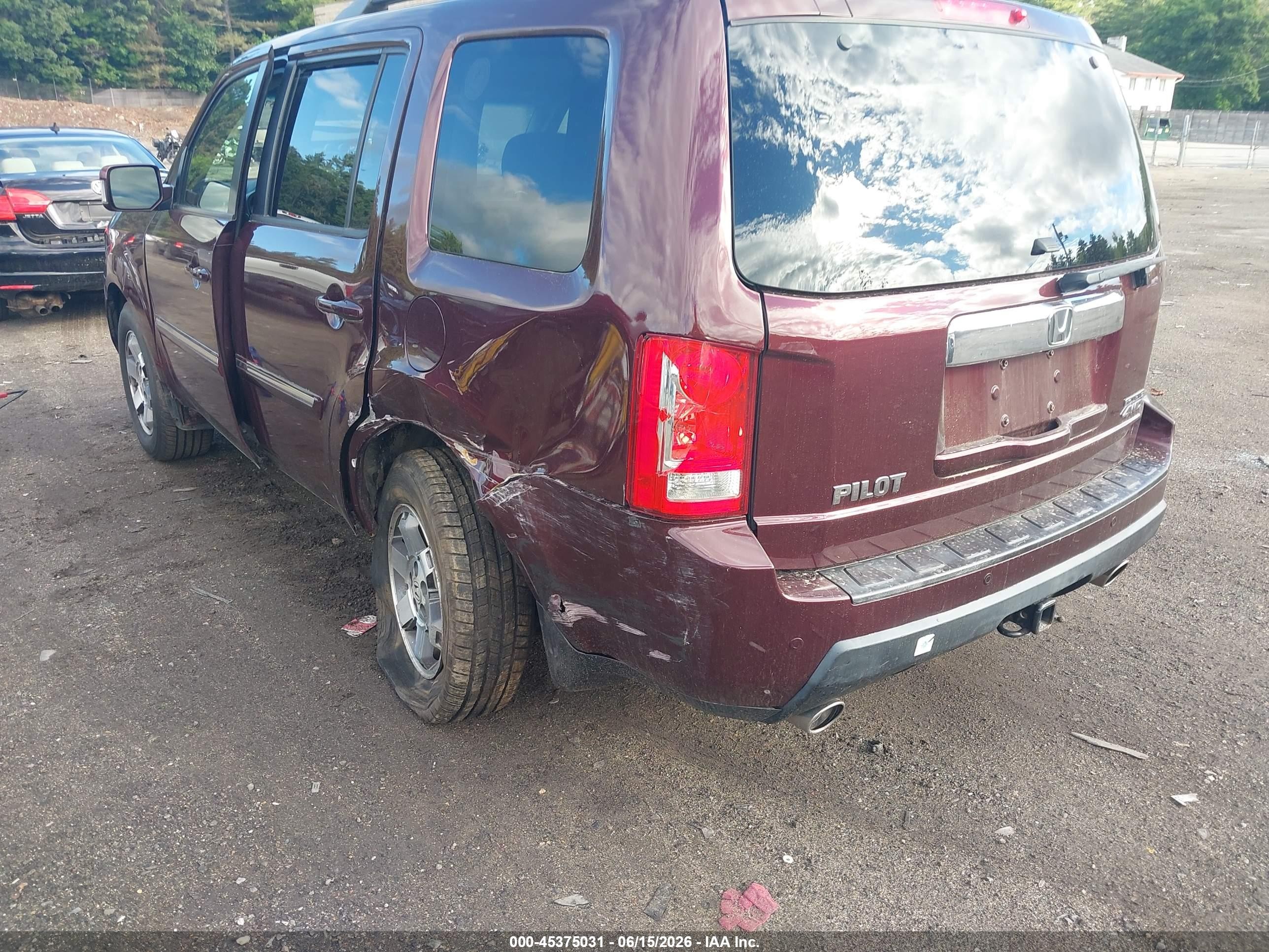 2009 Honda Pilot Touring Maroon vin: 5FNYF48869B010775
