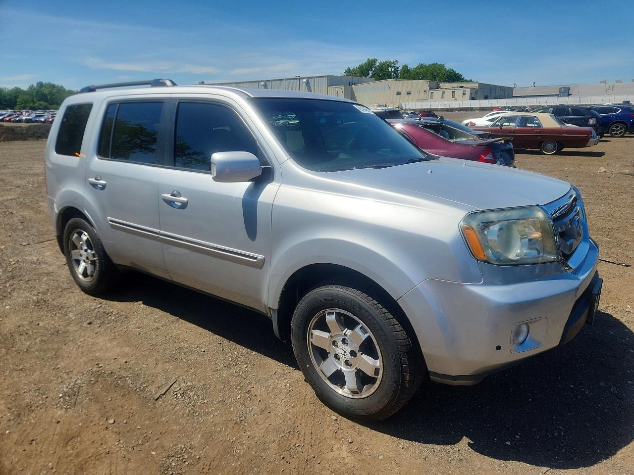 2009 Honda Pilot Touring Silver vin: 5FNYF48869B024398