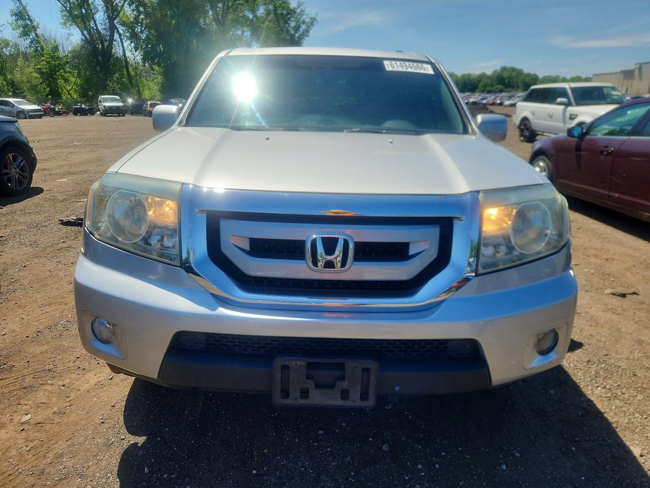2009 Honda Pilot Touring Silver vin: 5FNYF48869B024398