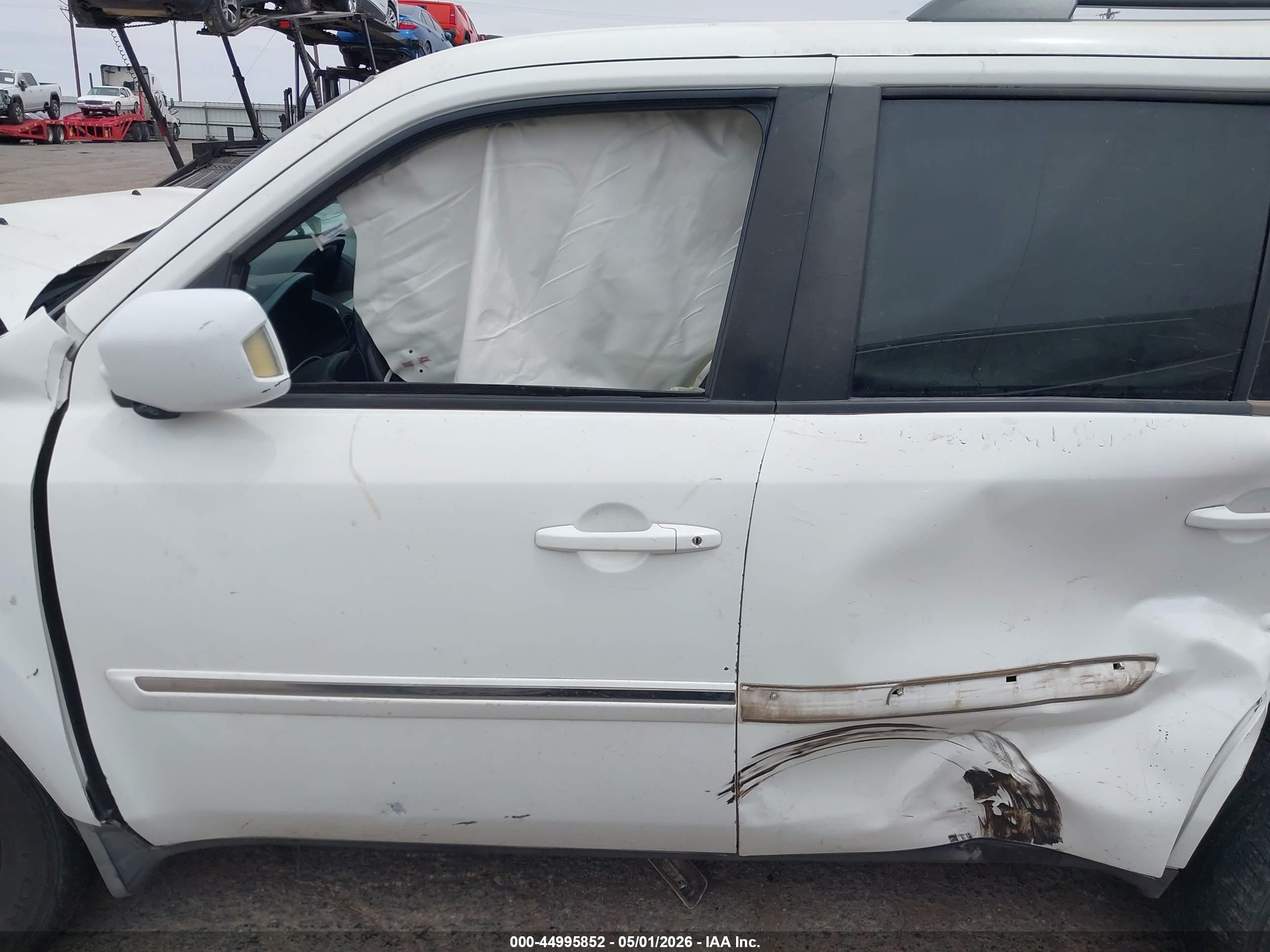2009 Honda Pilot Touring White vin: 5FNYF488X9B017096