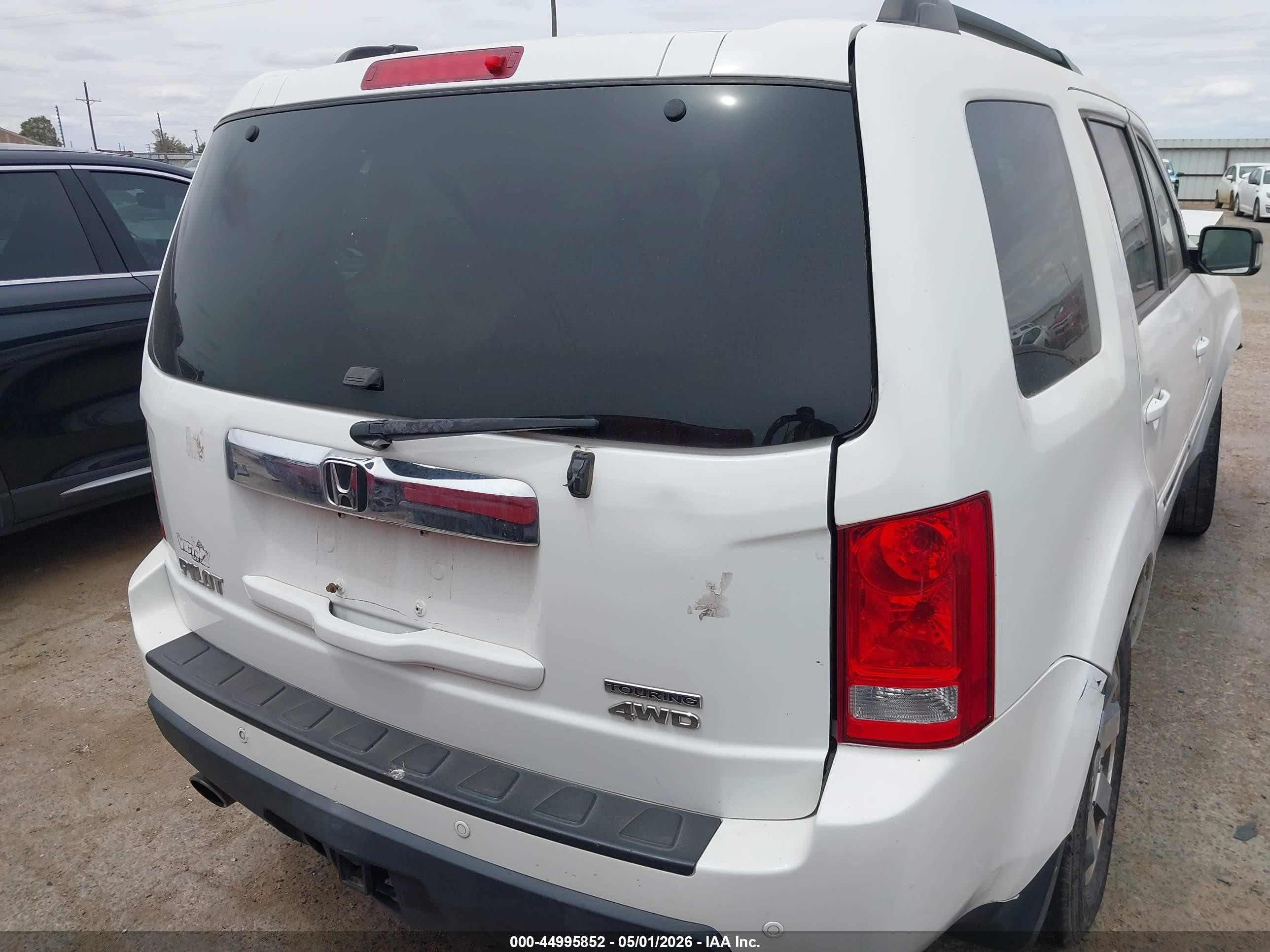 2009 Honda Pilot Touring White vin: 5FNYF488X9B017096