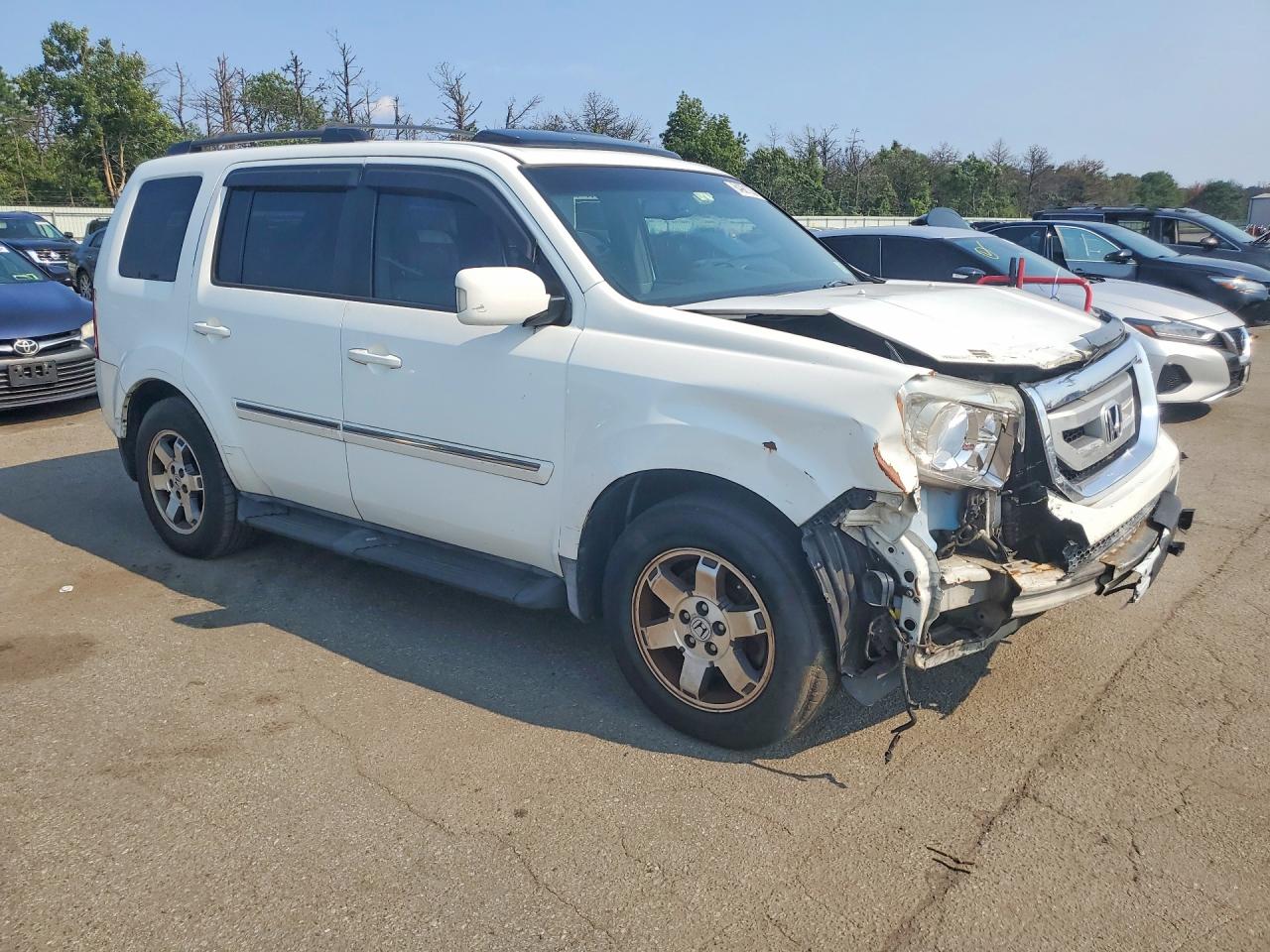 2009 Honda Pilot Touring White vin: 5FNYF48909B050973