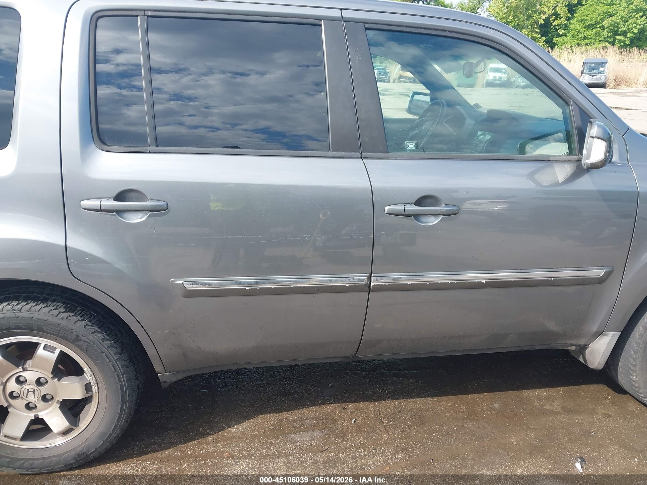 2009 Honda Pilot Touring Gray vin: 5FNYF48919B010174