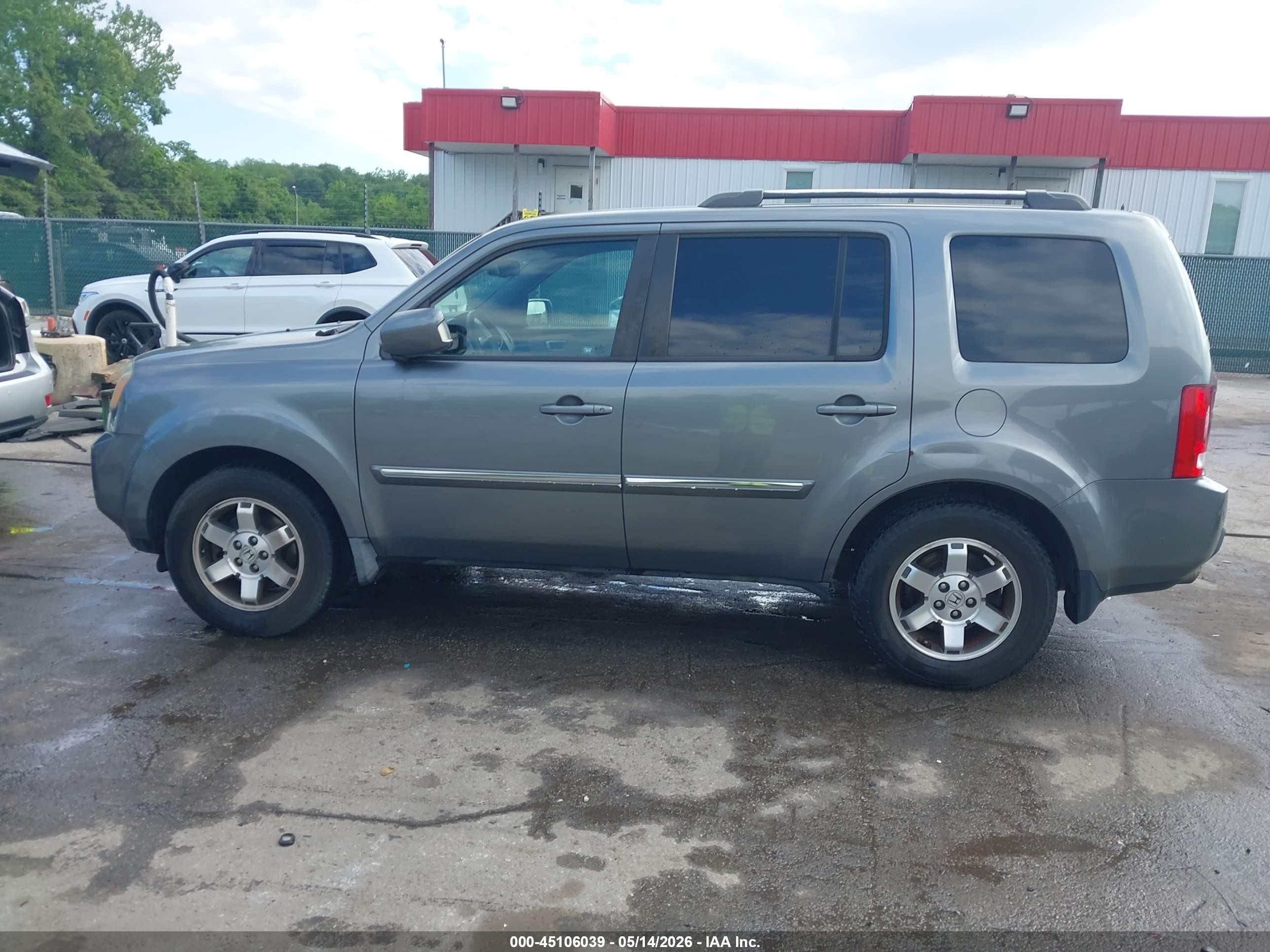 2009 Honda Pilot Touring Gray vin: 5FNYF48919B010174