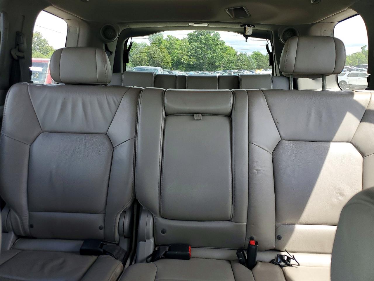 2009 Honda Pilot White vin: 5FNYF48919B029422