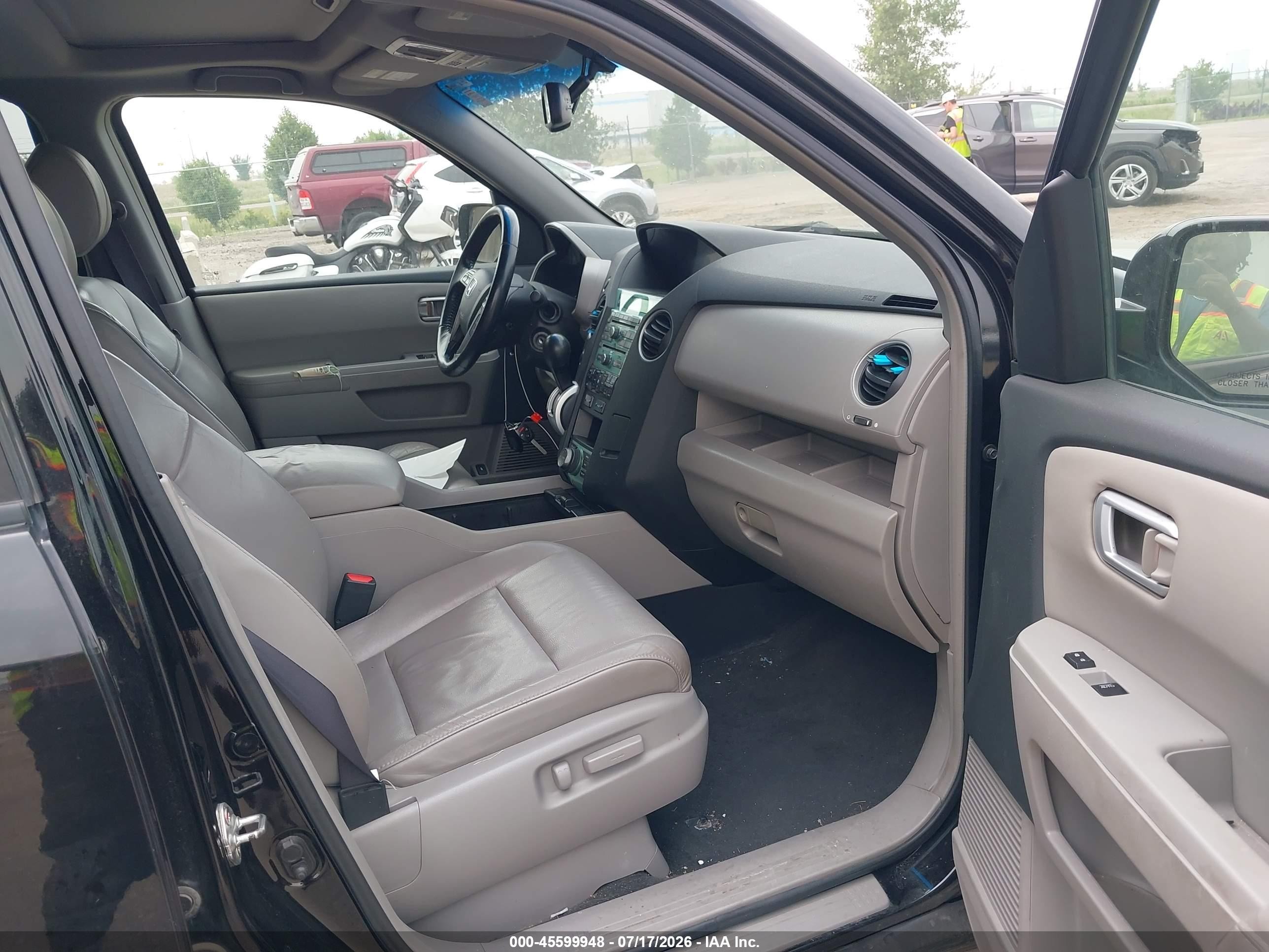 2009 Honda Pilot Touring Black vin: 5FNYF48949B026319
