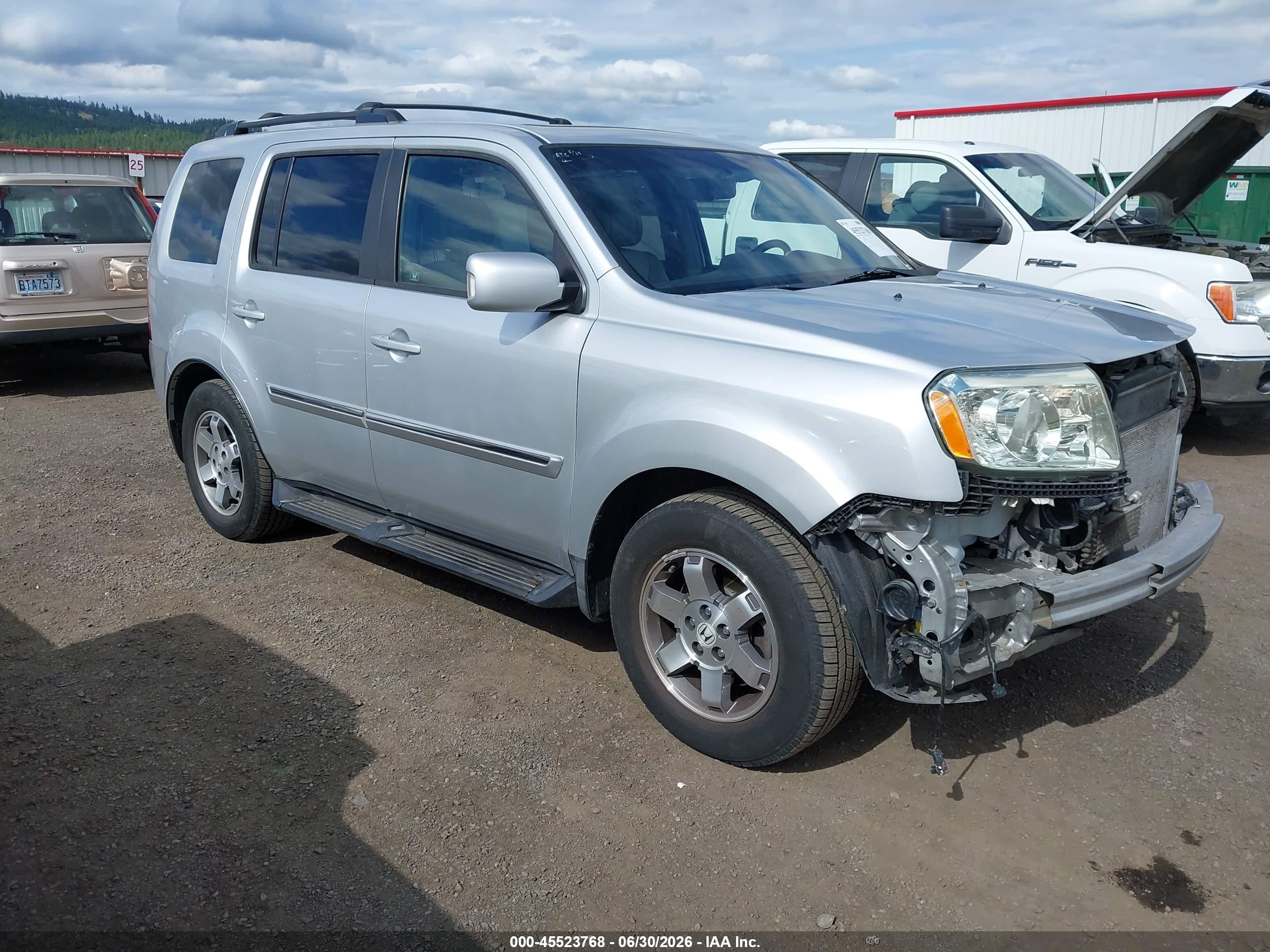 2009 Honda Pilot Touring Silver vin: 5FNYF48959B003969