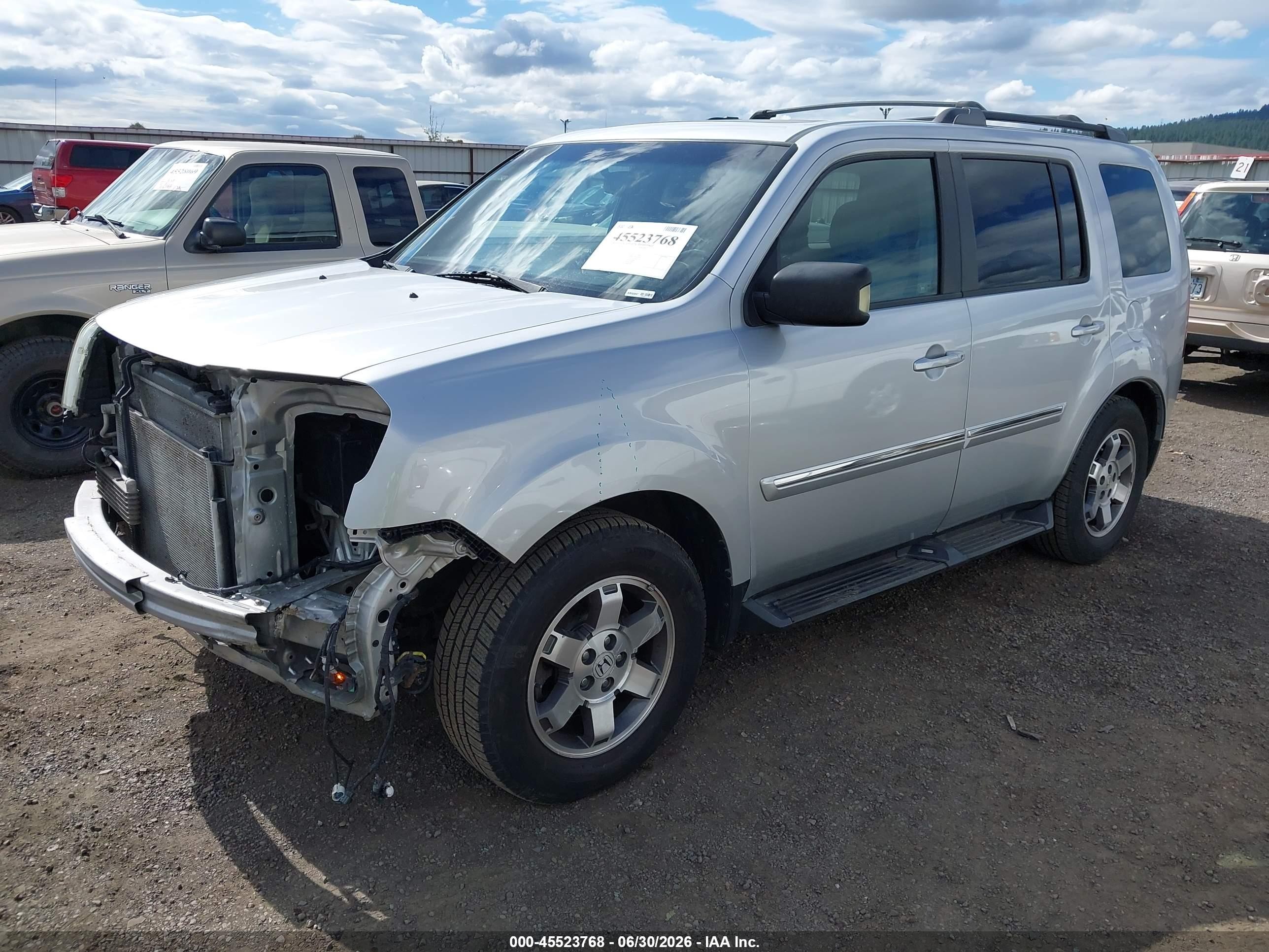 2009 Honda Pilot Touring Silver vin: 5FNYF48959B003969