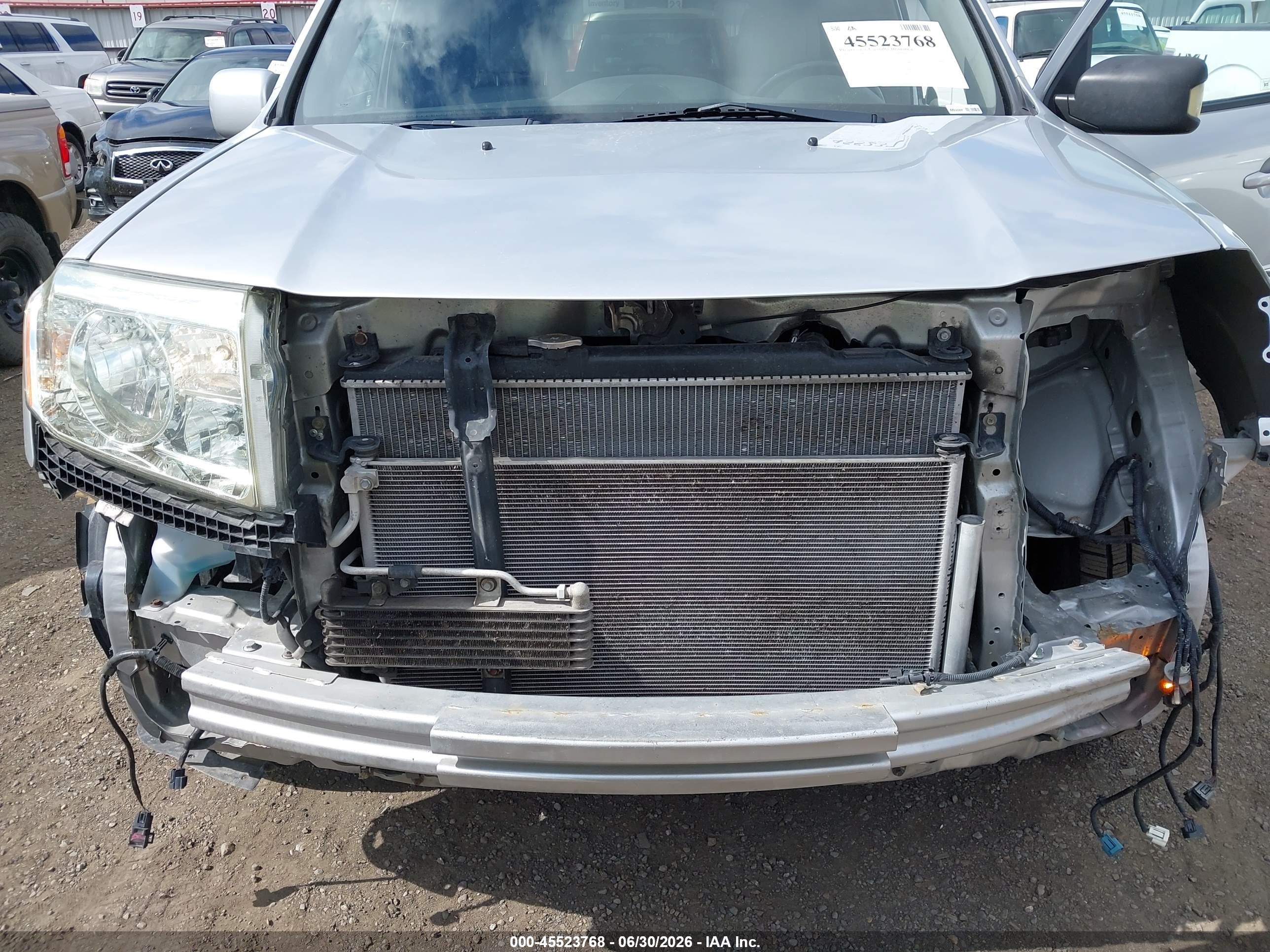2009 Honda Pilot Touring Silver vin: 5FNYF48959B003969