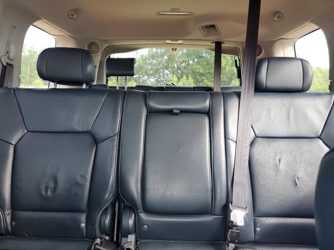 2009 Honda Pilot Touring Silver vin: 5FNYF48989B010026