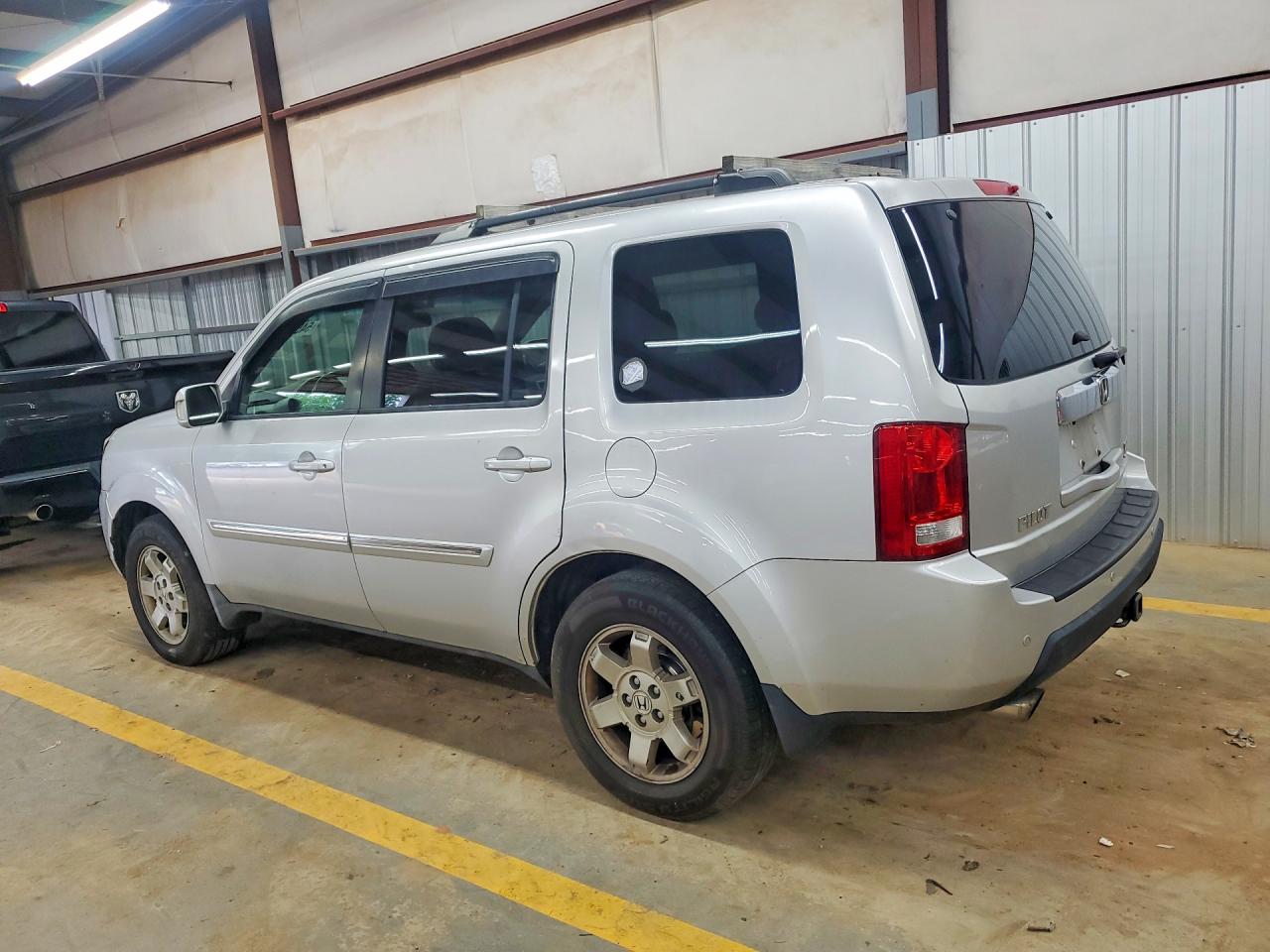 2009 Honda Pilot Silver vin: 5FNYF48999B002436