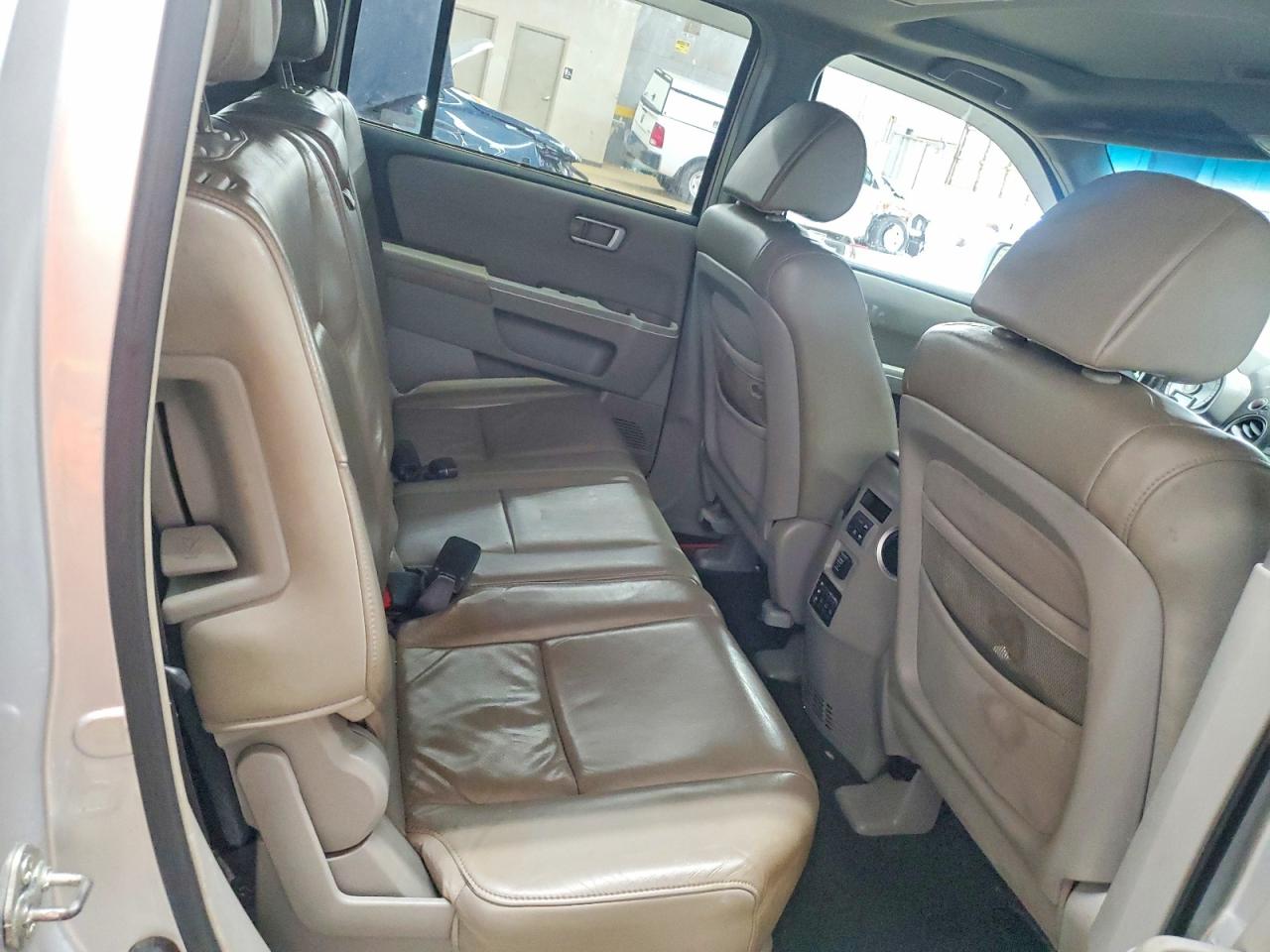 2009 Honda Pilot Silver vin: 5FNYF48999B002436