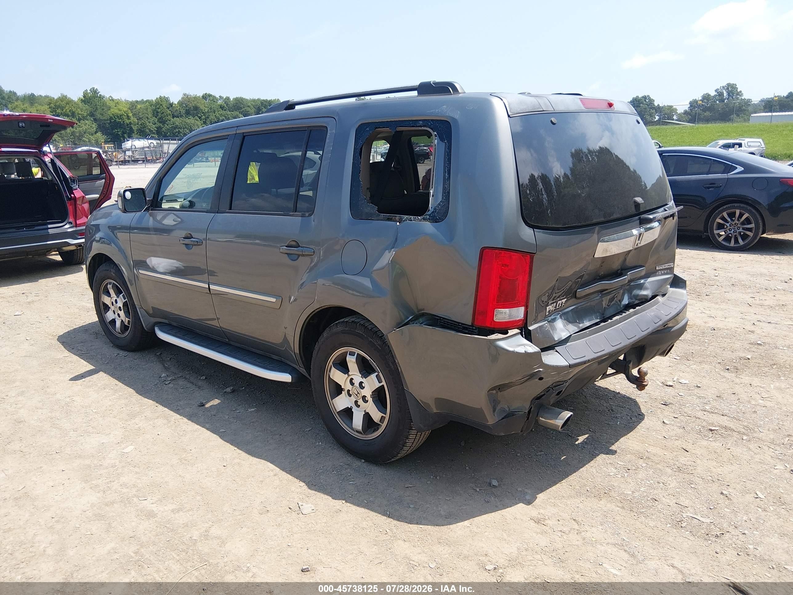 2009 Honda Pilot Touring Silver vin: 5FNYF489X9B006558