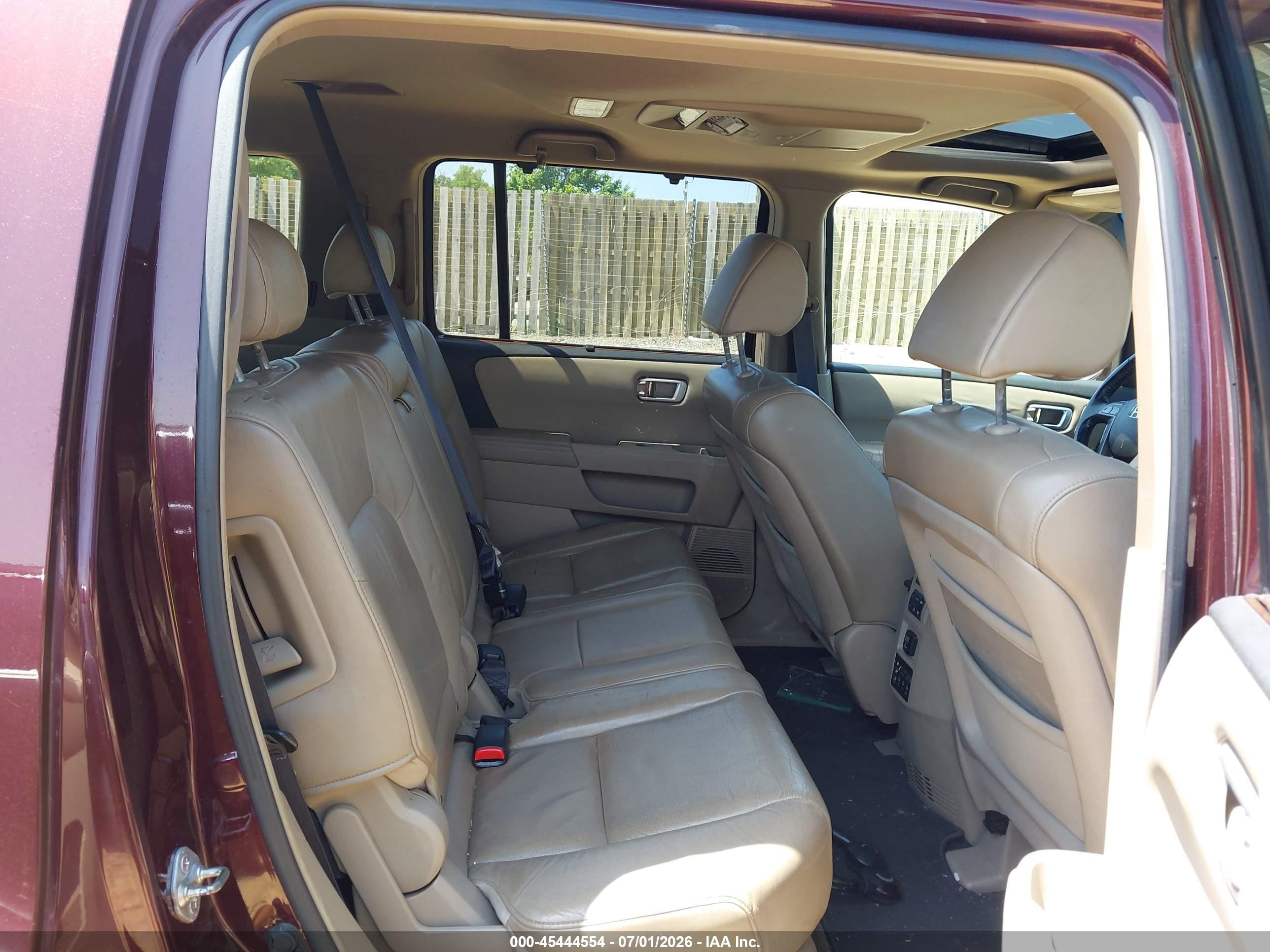 2009 Honda Pilot Touring Burgundy vin: 5FNYF489X9B016121