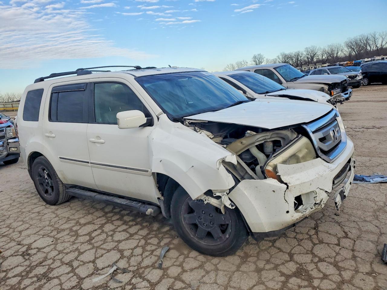 2009 Honda Pilot Touring White vin: 5FNYF489X9B020413