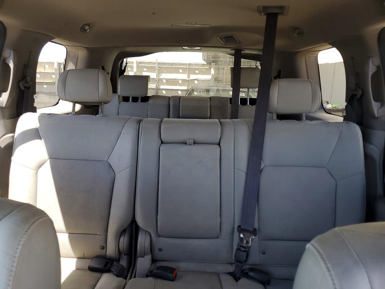 2011 Honda Pilot Lx Gray vin: 5FNYF4H20BB013477