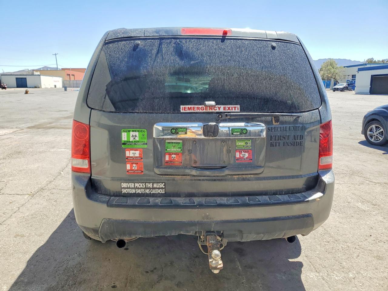 2011 Honda Pilot Lx Gray vin: 5FNYF4H20BB013477