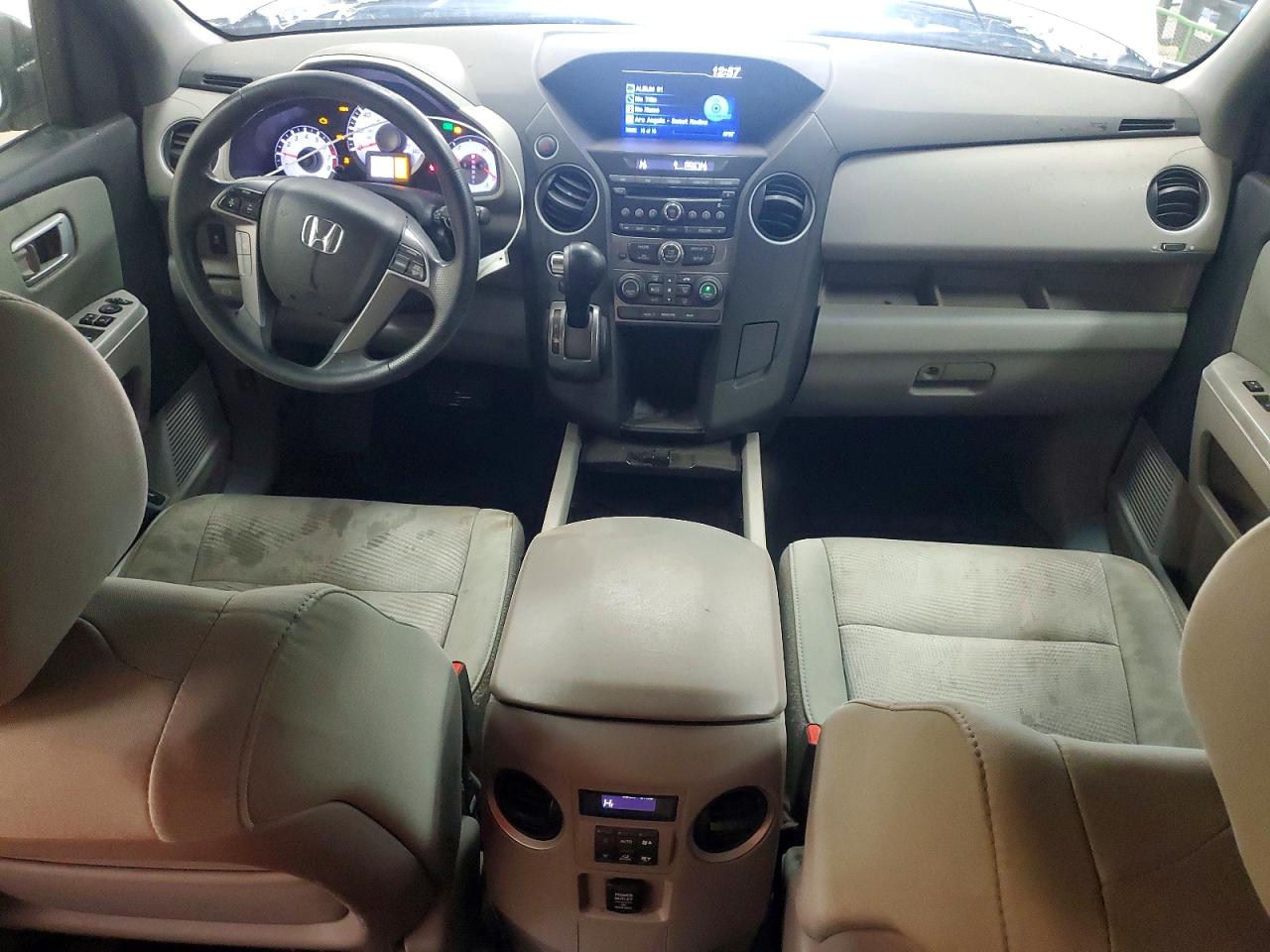2013 Honda Pilot Lx Silver vin: 5FNYF4H20DB086108