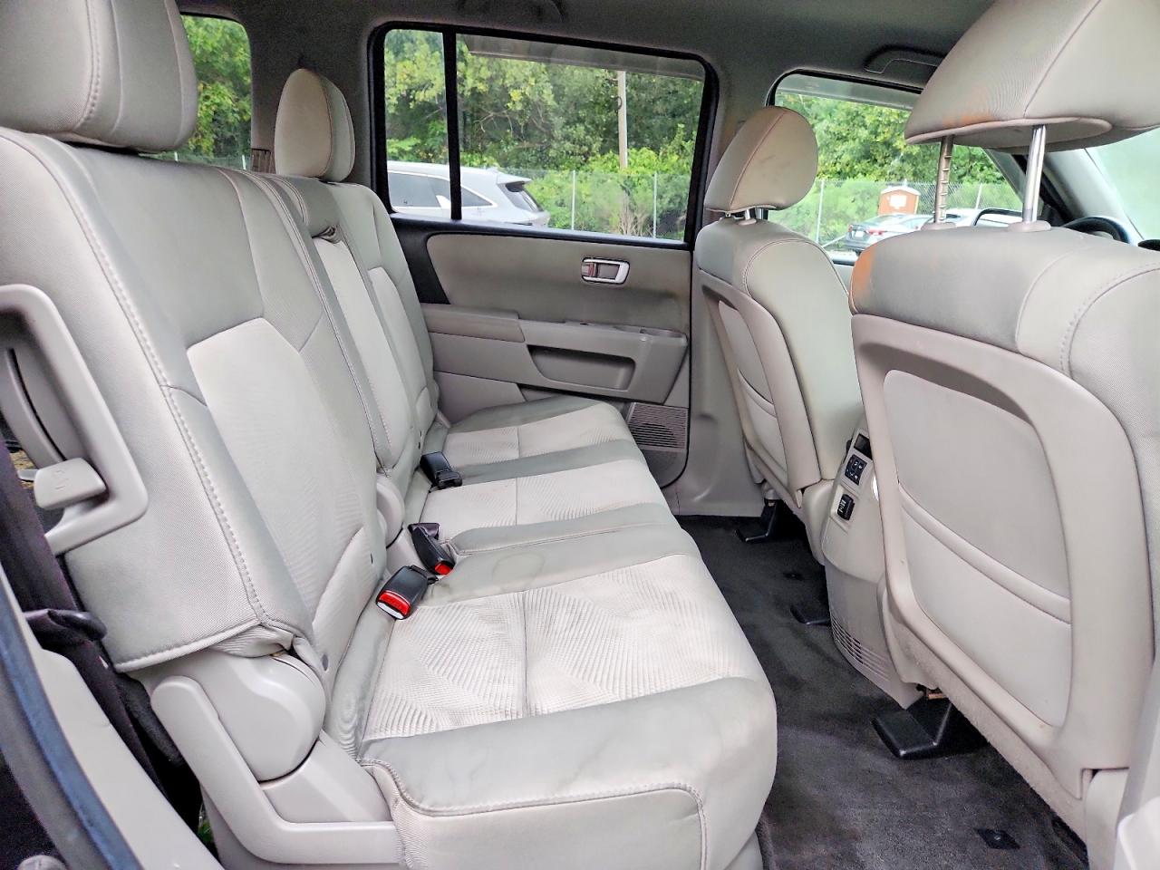 2012 Honda Pilot Lx Black vin: 5FNYF4H21CB032900