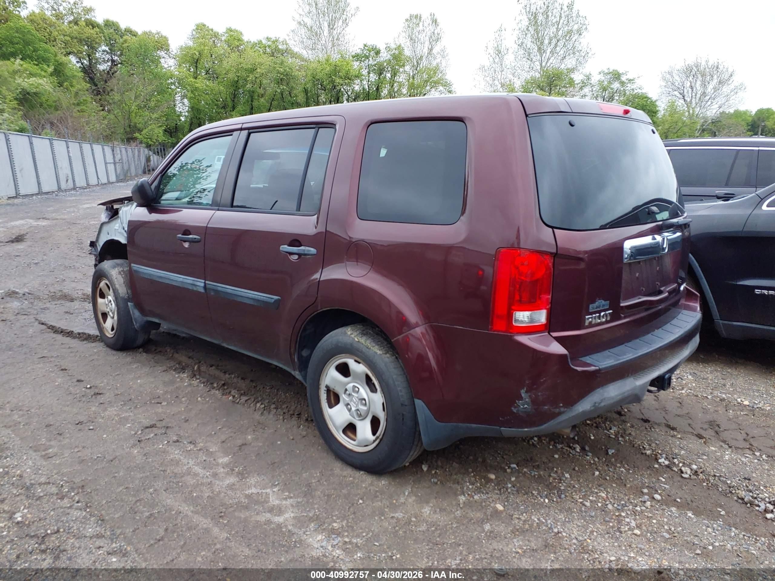 2012 Honda Pilot Lx Maroon vin: 5FNYF4H21CB057764