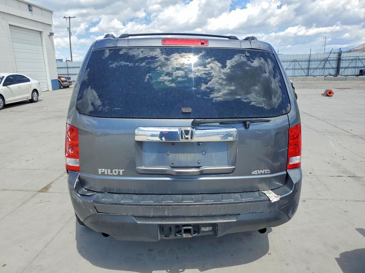 2012 Honda Pilot Lx Gray vin: 5FNYF4H21CB063094