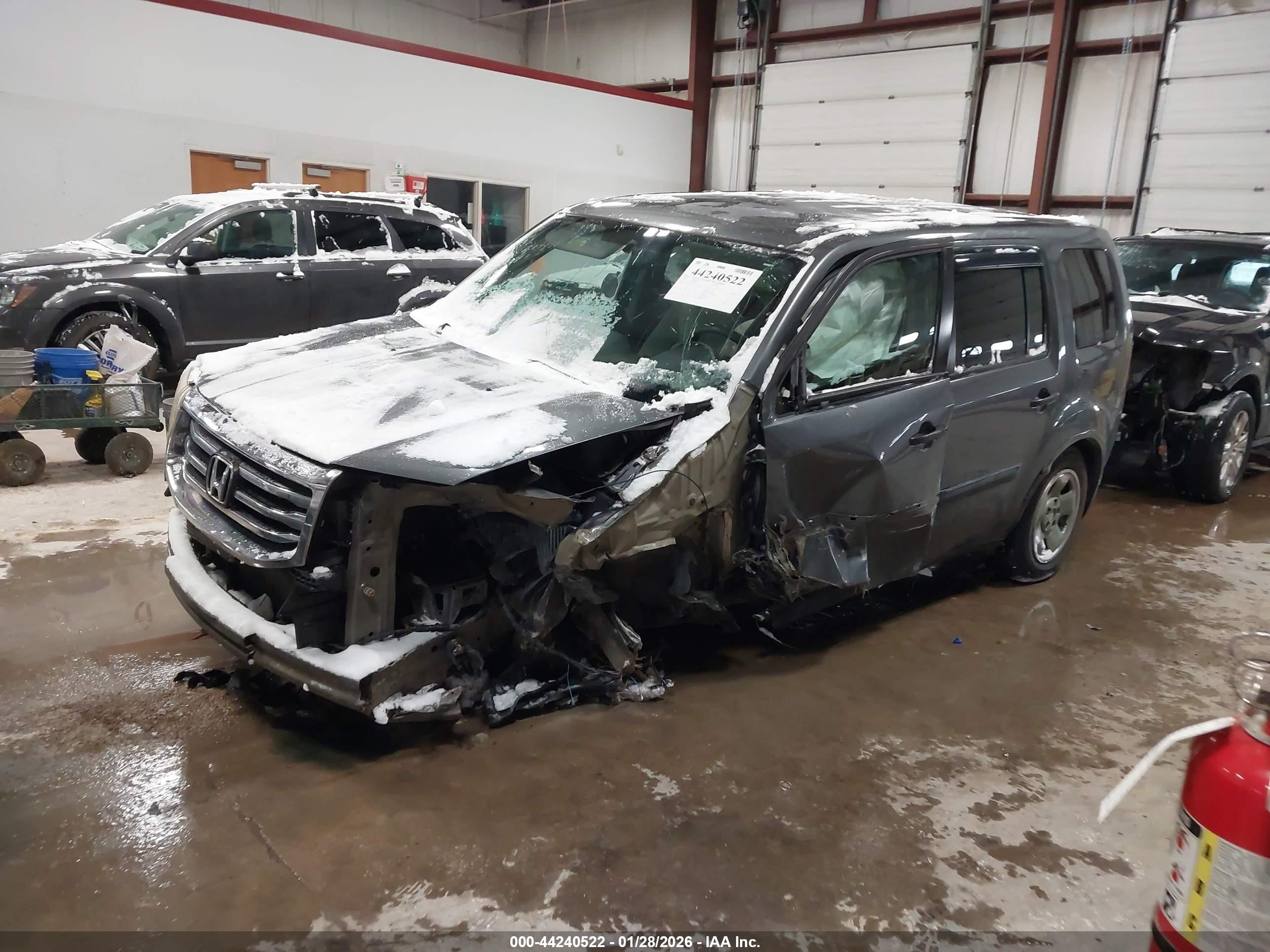 2013 Honda Pilot Lx Gray vin: 5FNYF4H21DB070841