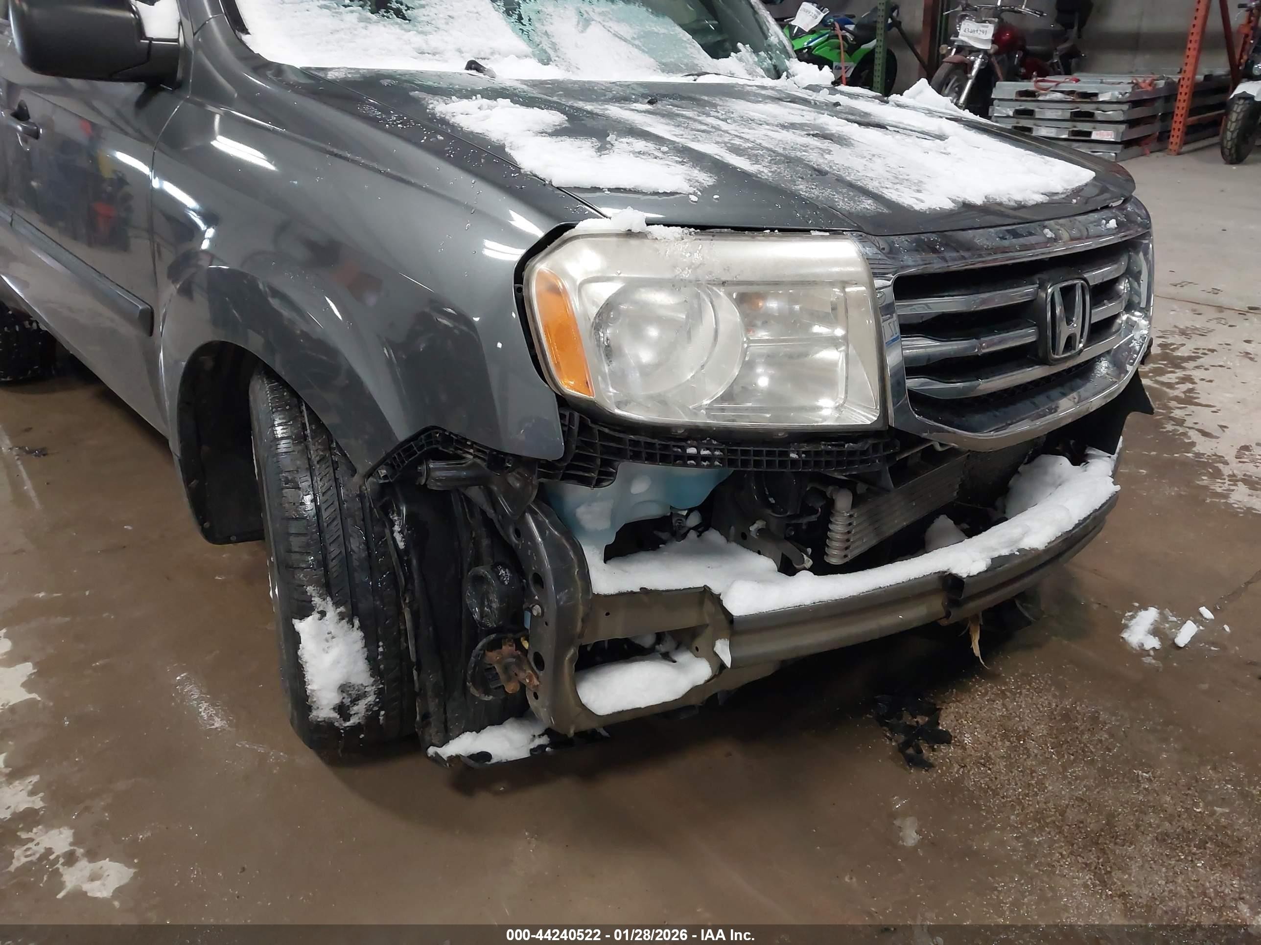 2013 Honda Pilot Lx Gray vin: 5FNYF4H21DB070841
