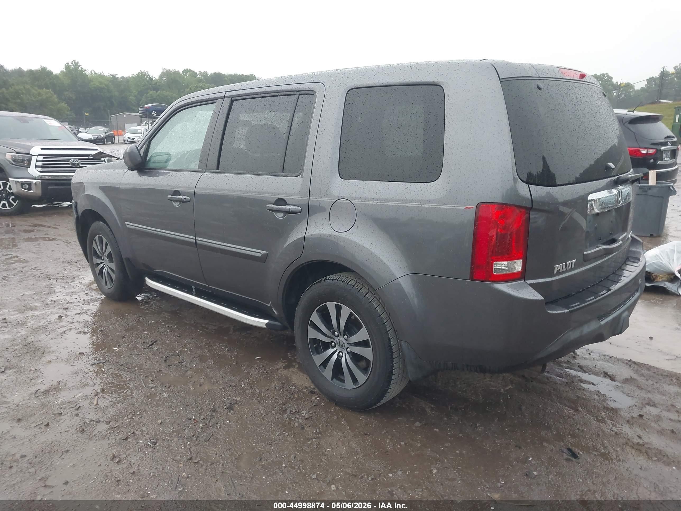 2015 Honda Pilot Lx Серый vin: 5FNYF4H21FB023733