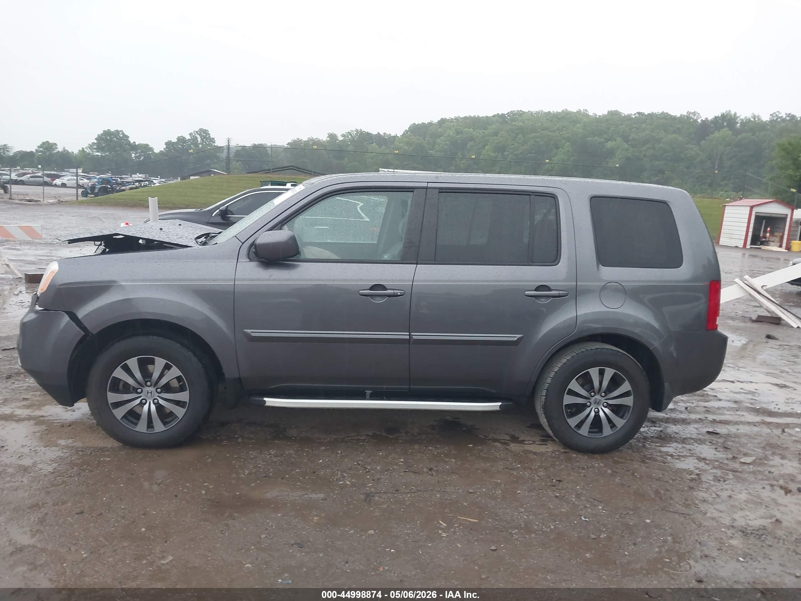 2015 Honda Pilot Lx Серый vin: 5FNYF4H21FB023733