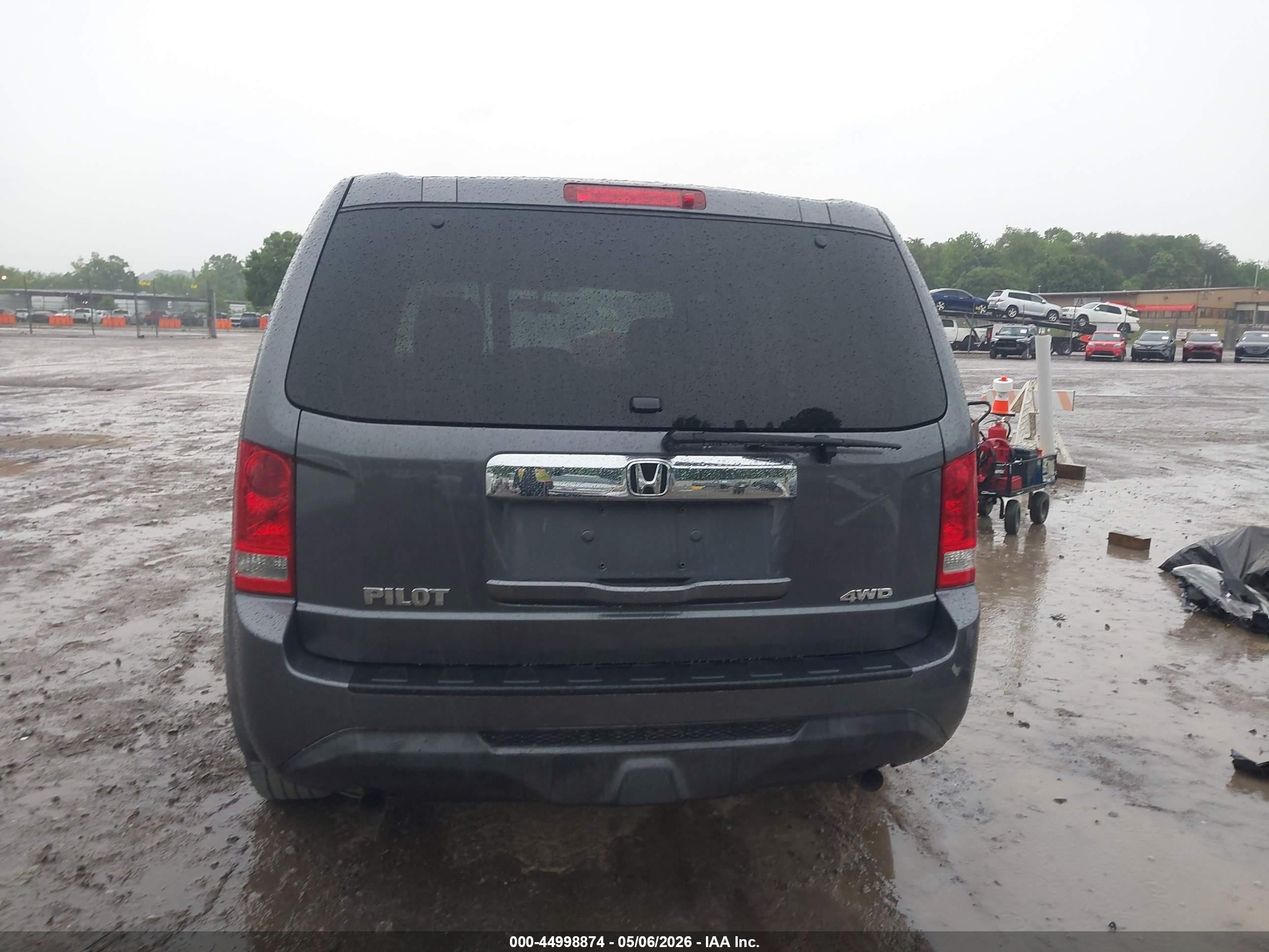 2015 Honda Pilot Lx Серый vin: 5FNYF4H21FB023733