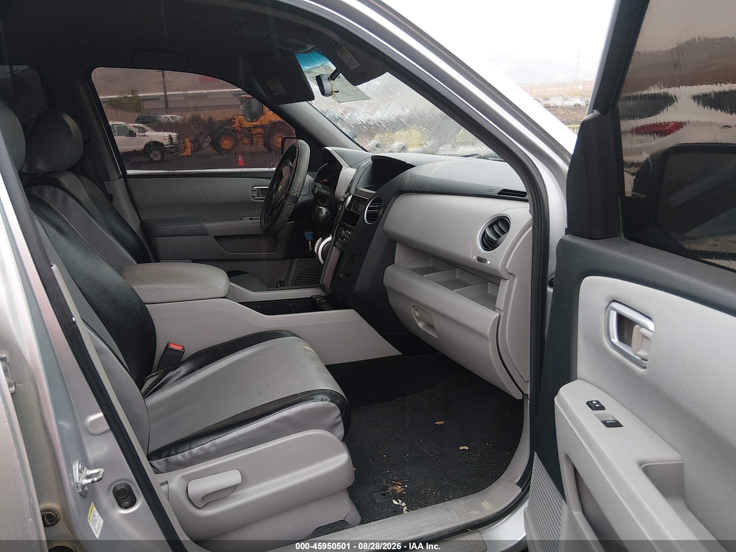 2010 Honda Pilot Lx Gray vin: 5FNYF4H22AB010224