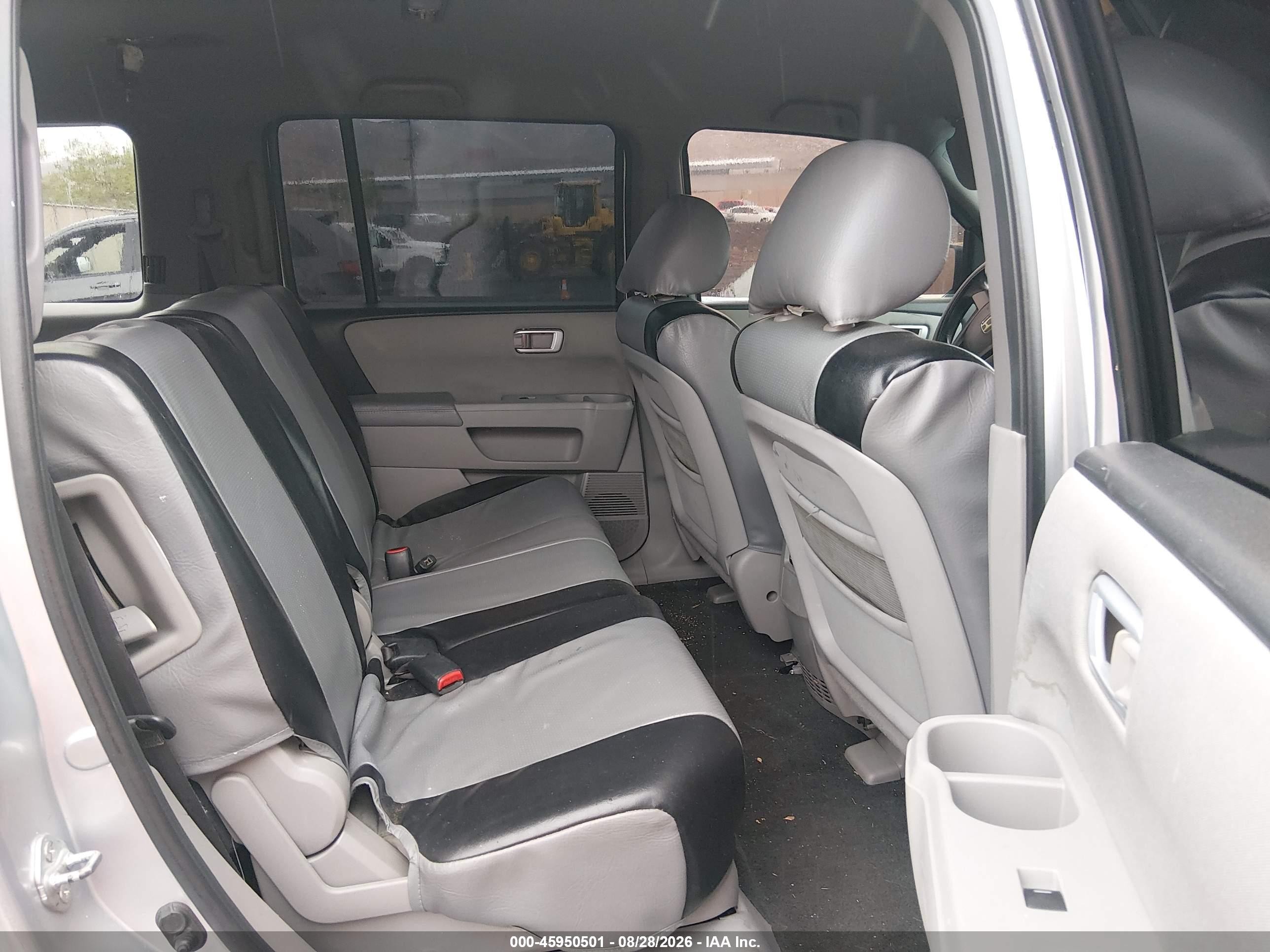 2010 Honda Pilot Lx Gray vin: 5FNYF4H22AB010224