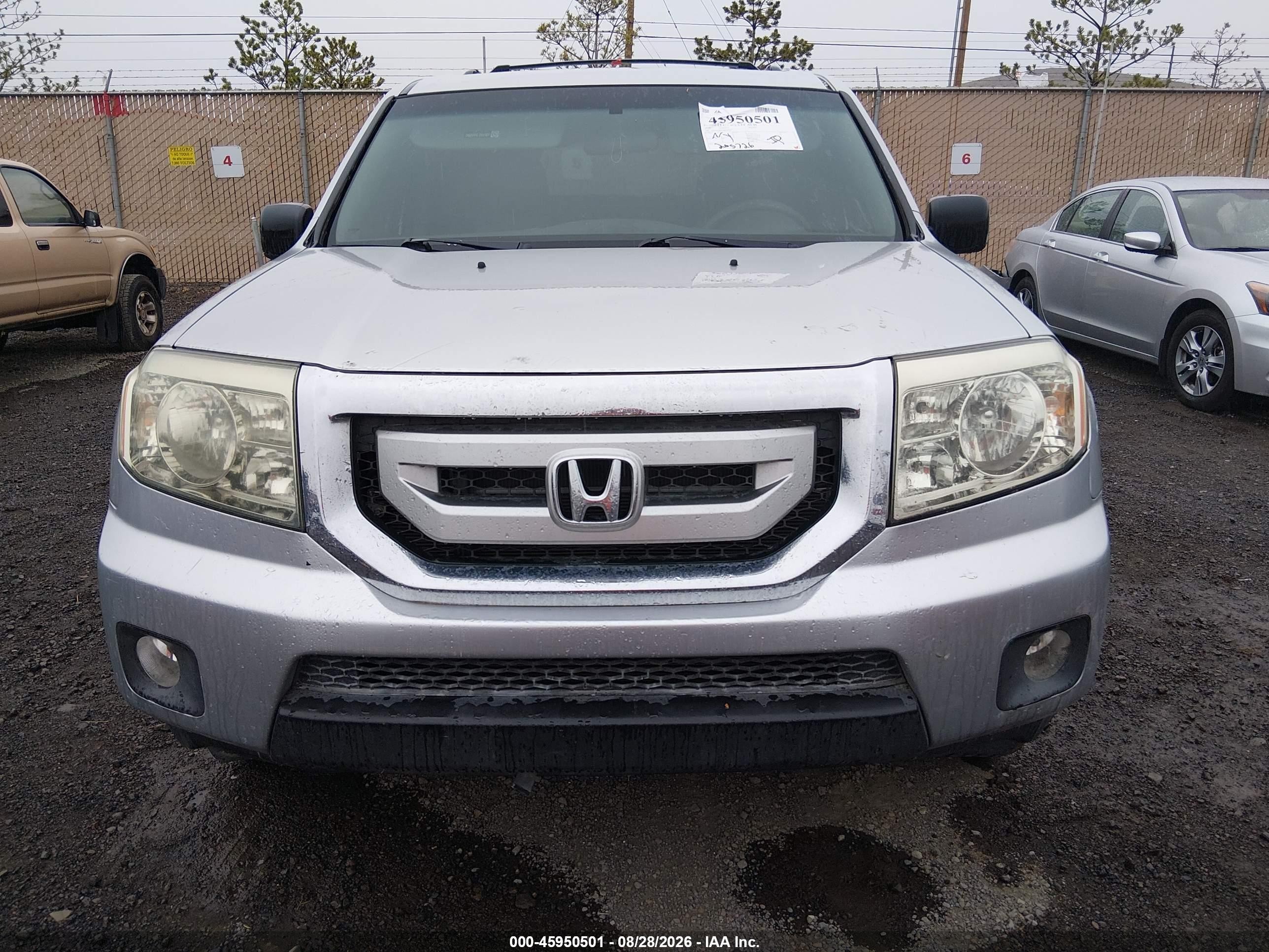 2010 Honda Pilot Lx Gray vin: 5FNYF4H22AB010224