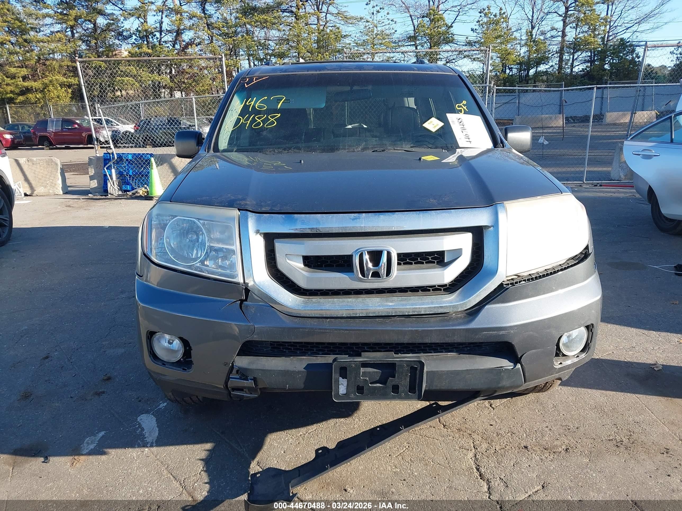 2011 Honda Pilot Lx Gray vin: 5FNYF4H22BB104136