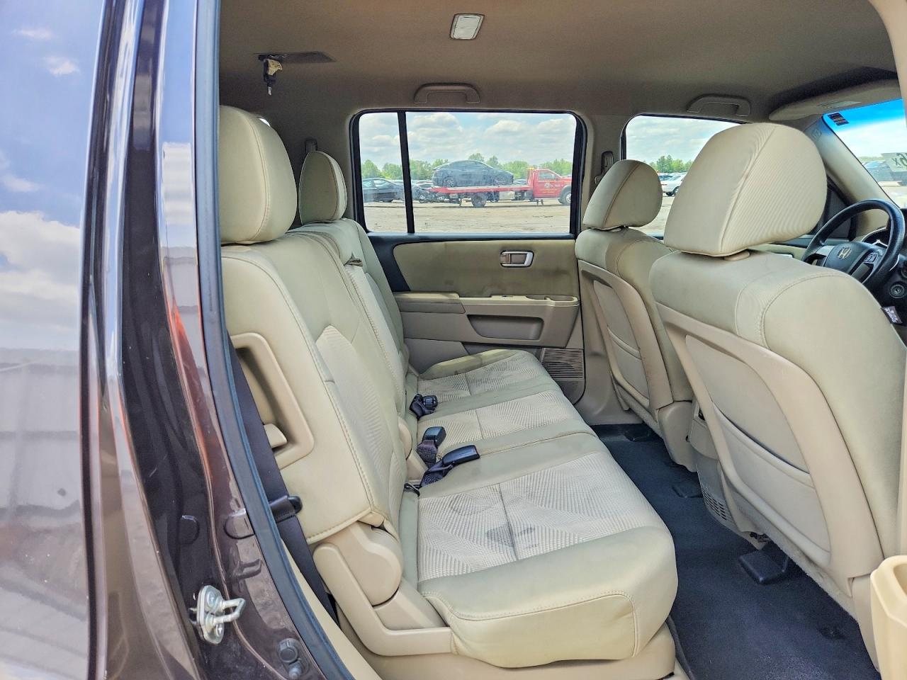 2012 Honda Pilot Lx Gray vin: 5FNYF4H22CB009836