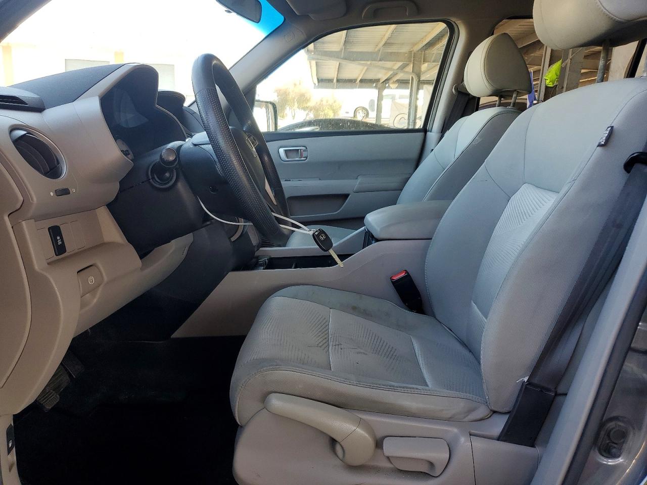 2012 Honda Pilot Lx Gray vin: 5FNYF4H22CB013398