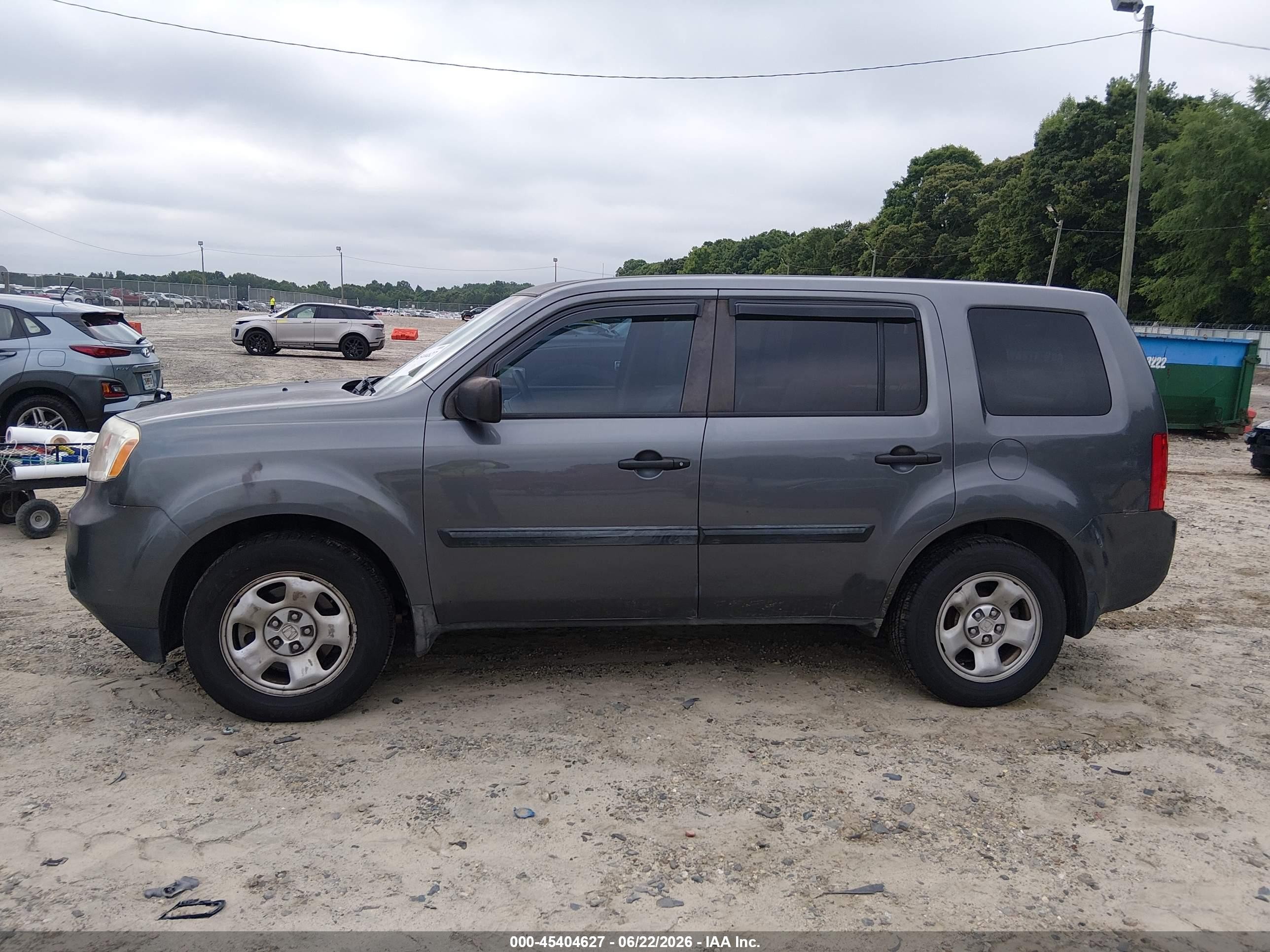 2012 Honda Pilot Lx Gray vin: 5FNYF4H22CB029231