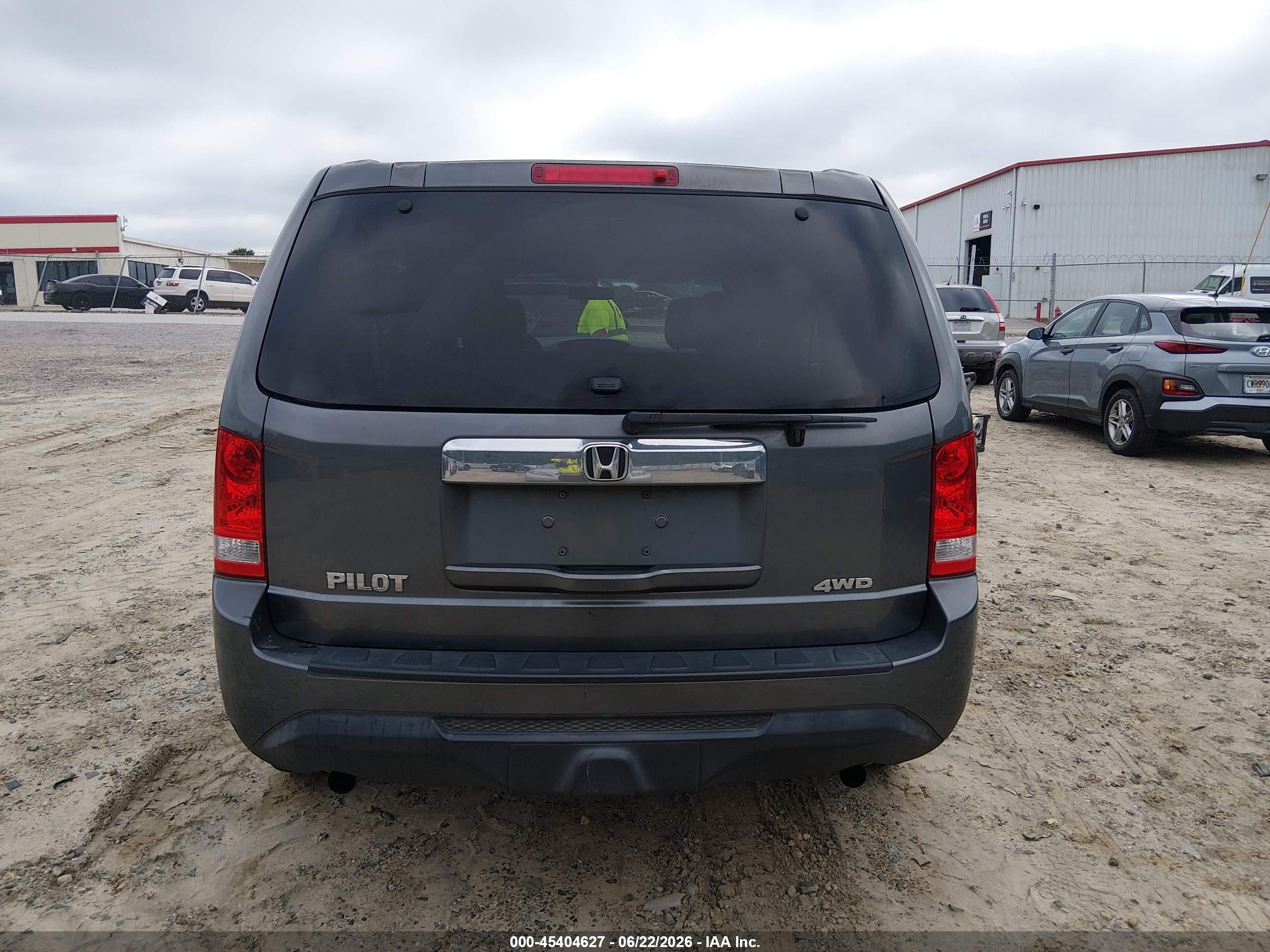 2012 Honda Pilot Lx Gray vin: 5FNYF4H22CB029231