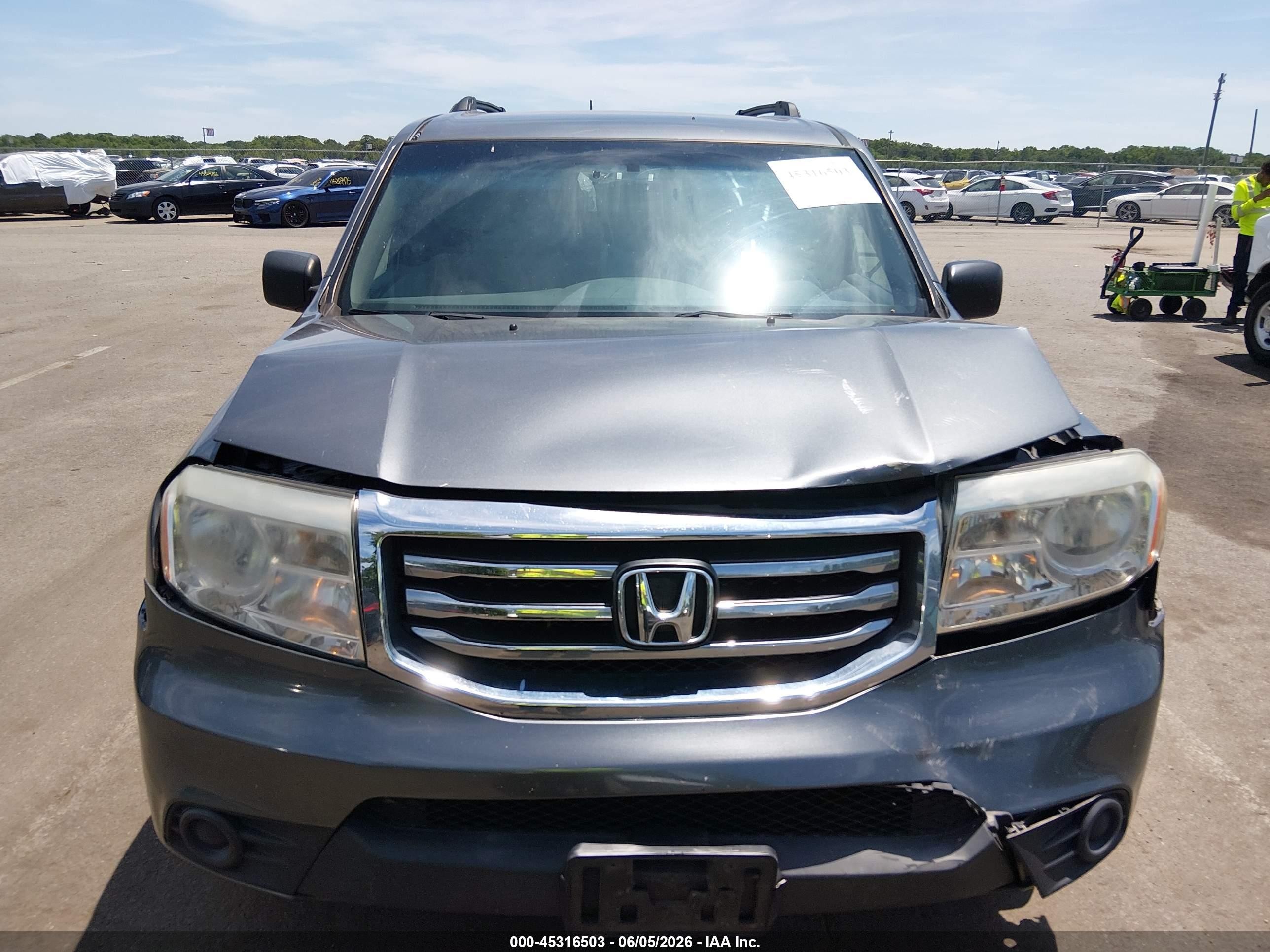 2012 Honda Pilot Lx Gray vin: 5FNYF4H22CB085900