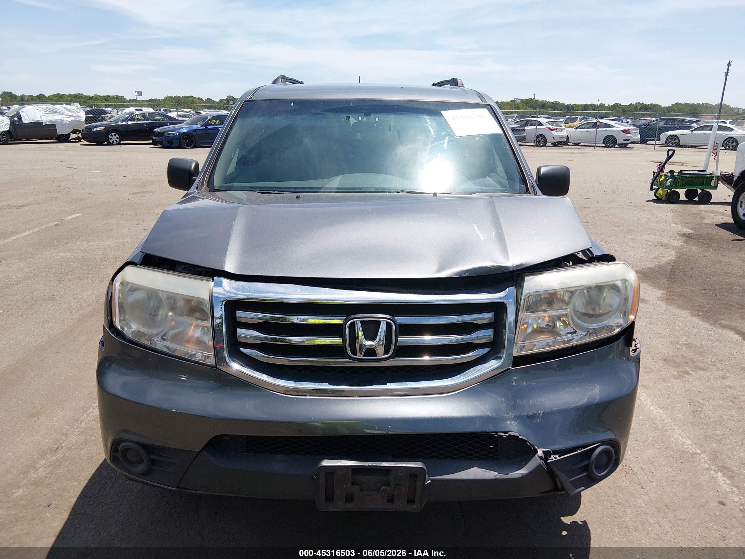 2012 Honda Pilot Lx Gray vin: 5FNYF4H22CB085900