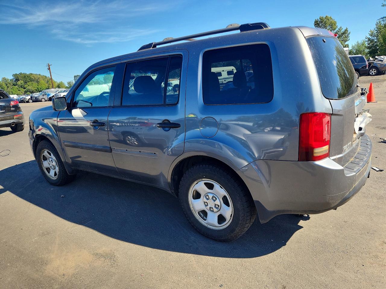 2013 Honda Pilot Lx Gray vin: 5FNYF4H22DB002452