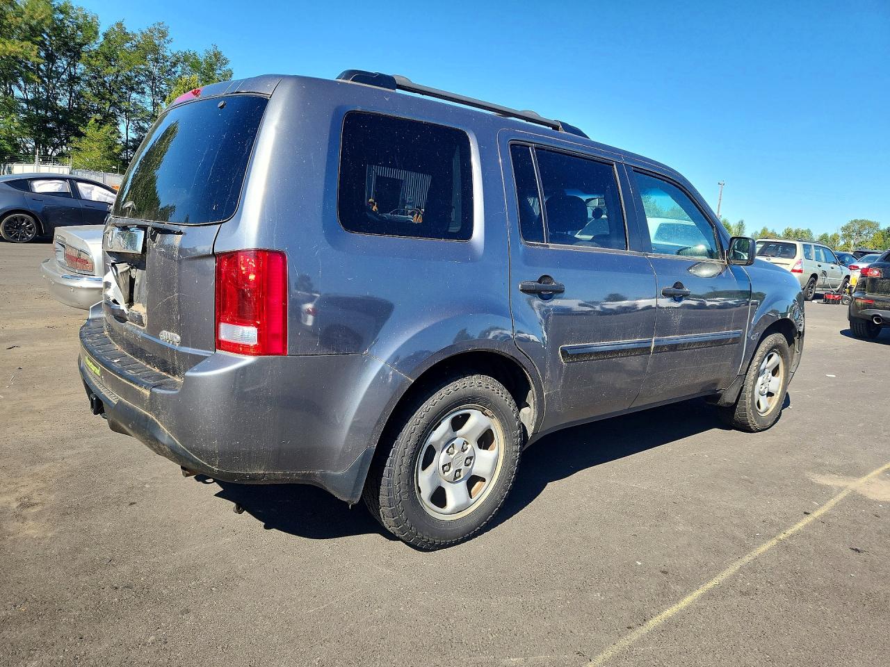 2013 Honda Pilot Lx Gray vin: 5FNYF4H22DB002452