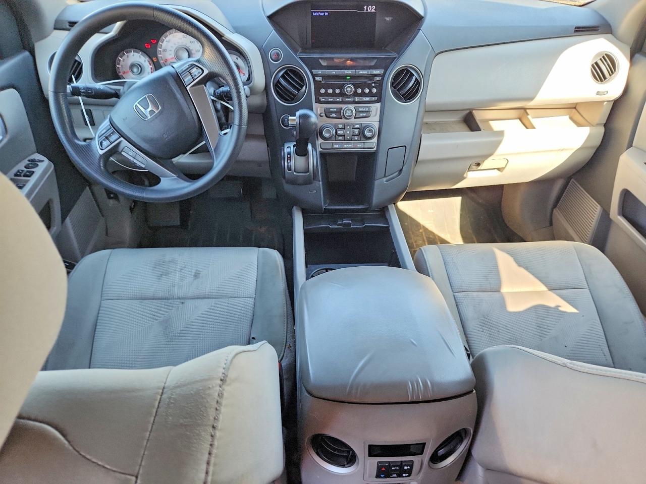 2013 Honda Pilot Lx Gray vin: 5FNYF4H22DB002452