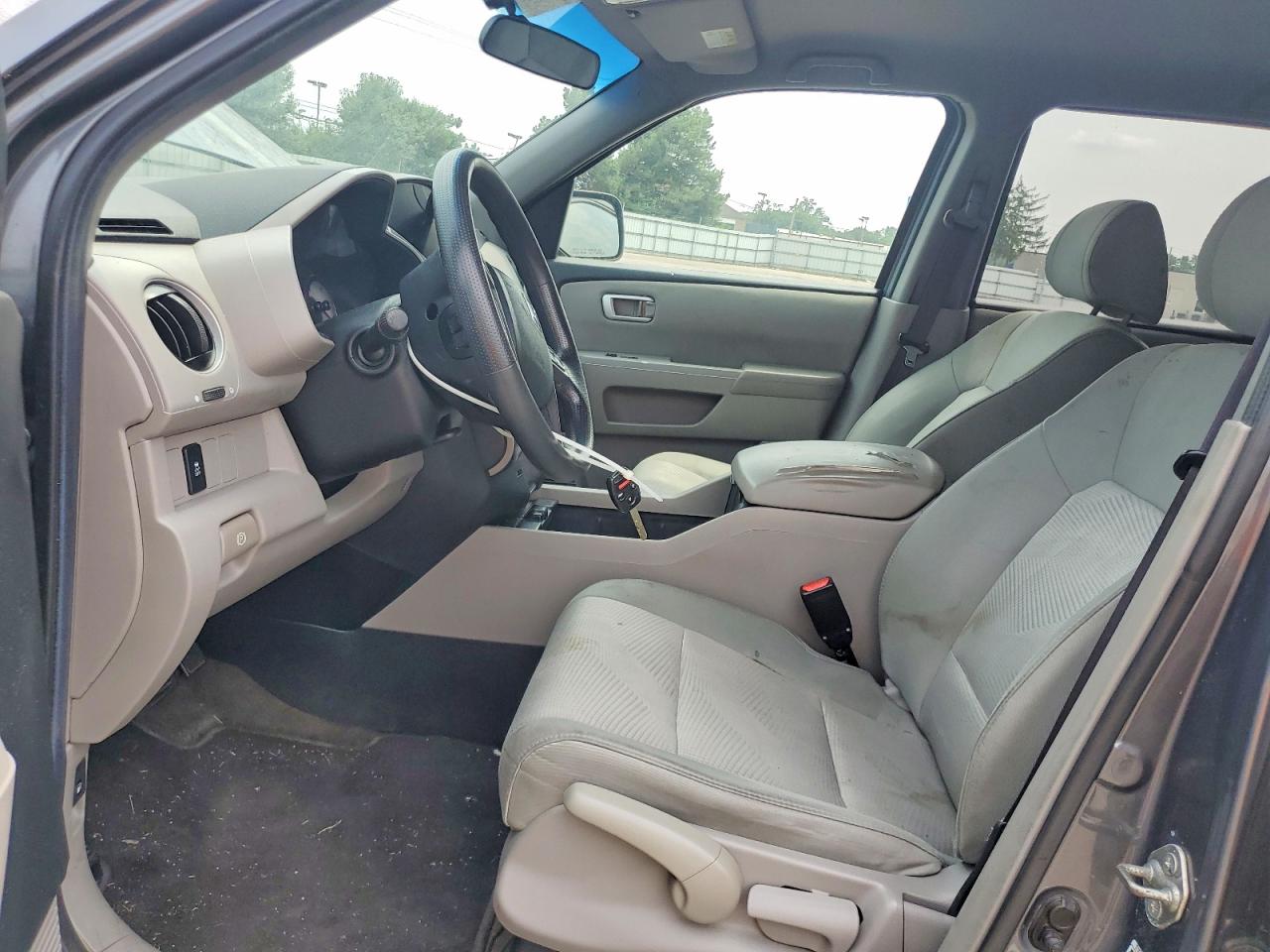 2013 Honda Pilot Lx Gray vin: 5FNYF4H22DB029778