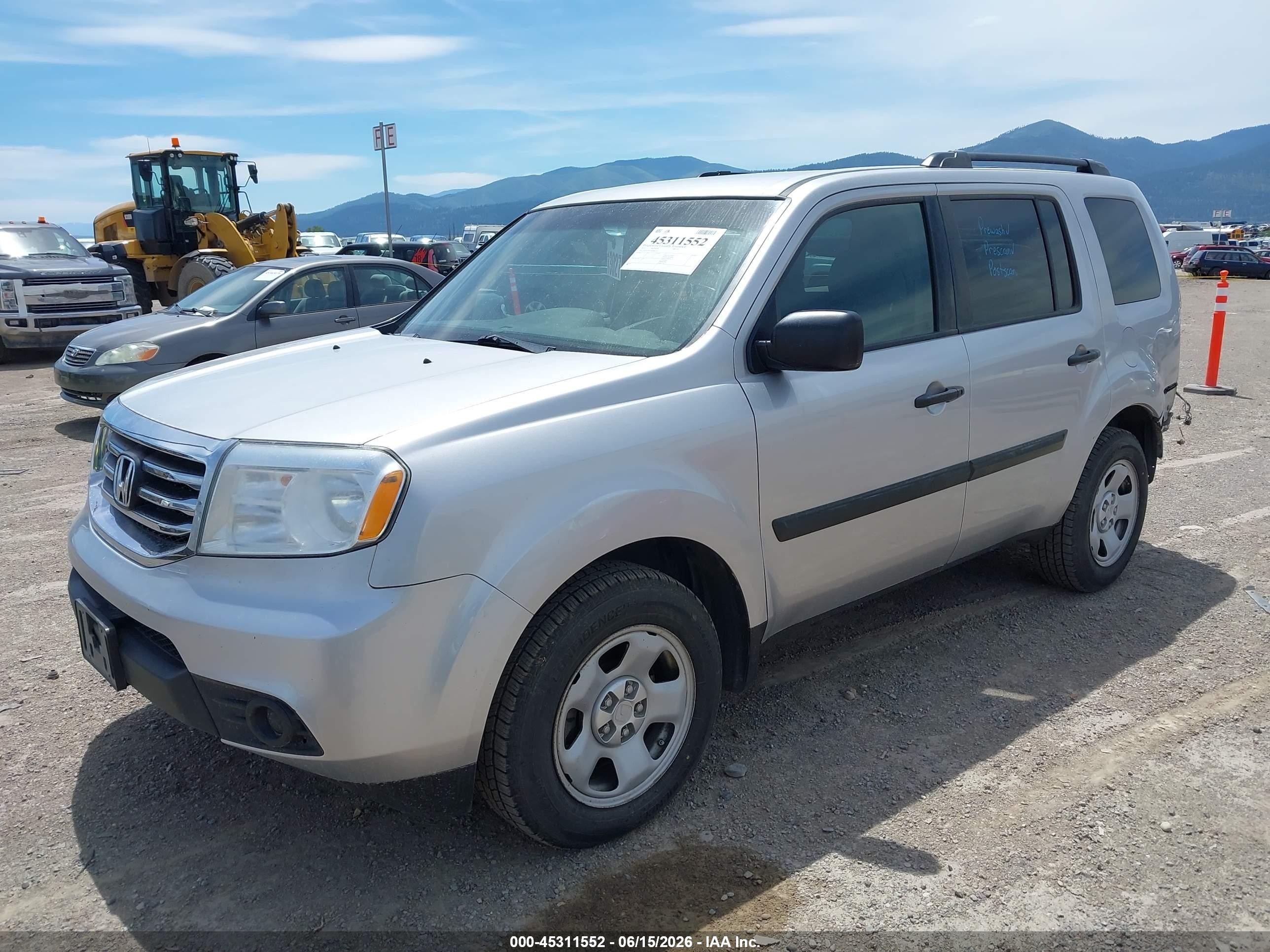 2015 Honda Pilot Lx Silver vin: 5FNYF4H22FB004527