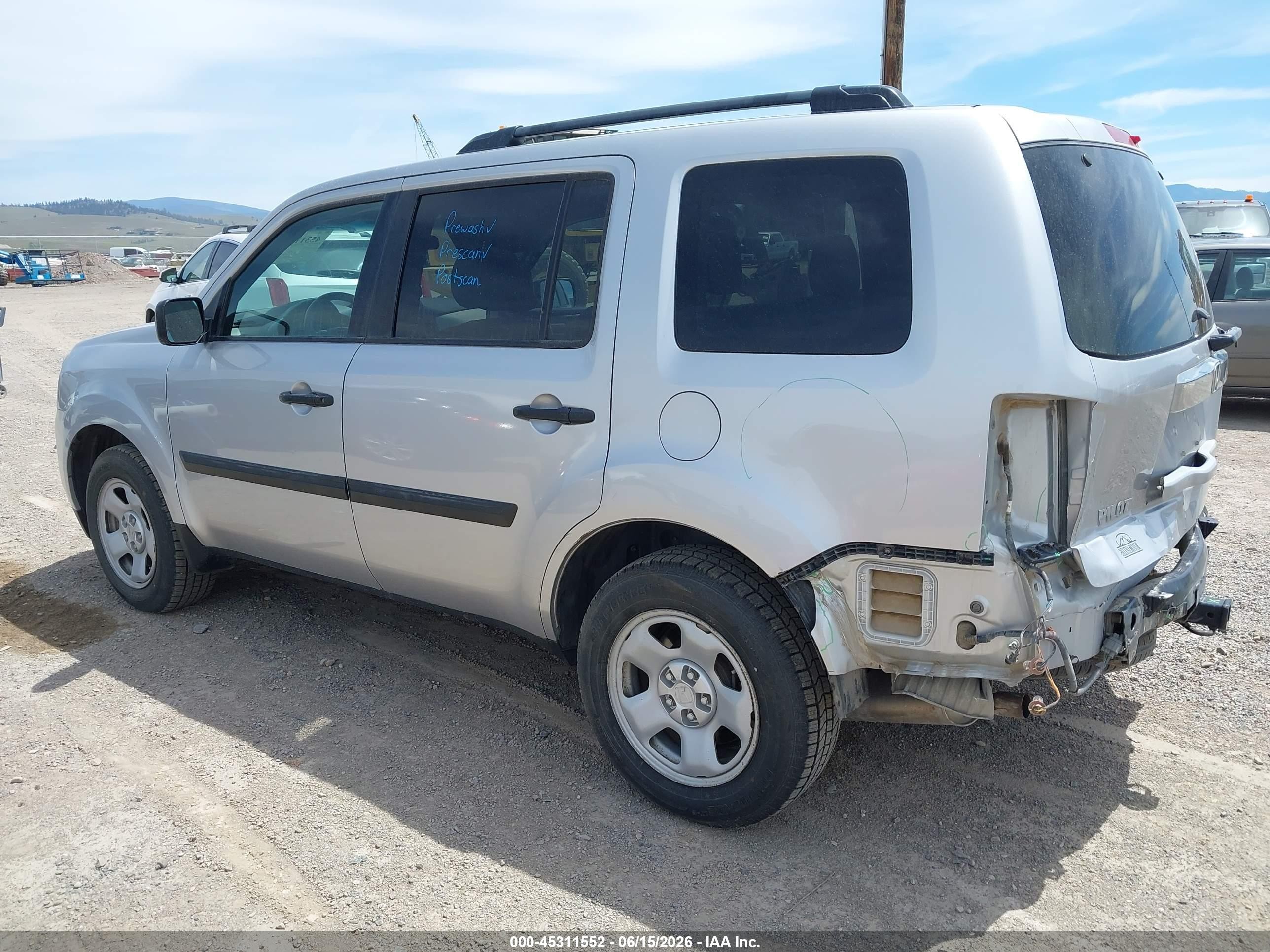 2015 Honda Pilot Lx Silver vin: 5FNYF4H22FB004527