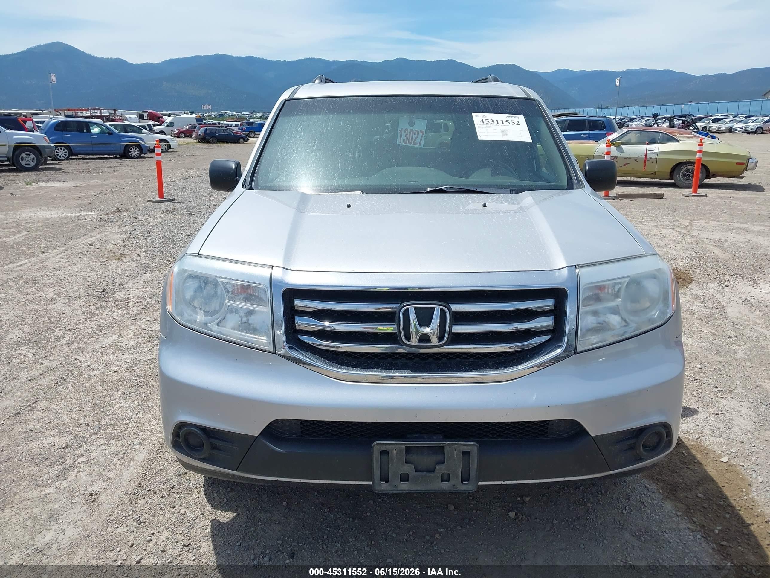 2015 Honda Pilot Lx Silver vin: 5FNYF4H22FB004527