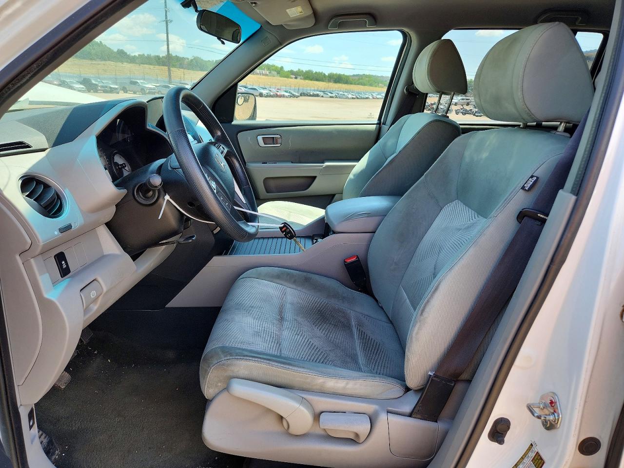 2015 Honda Pilot Lx Белый vin: 5FNYF4H22FB008142