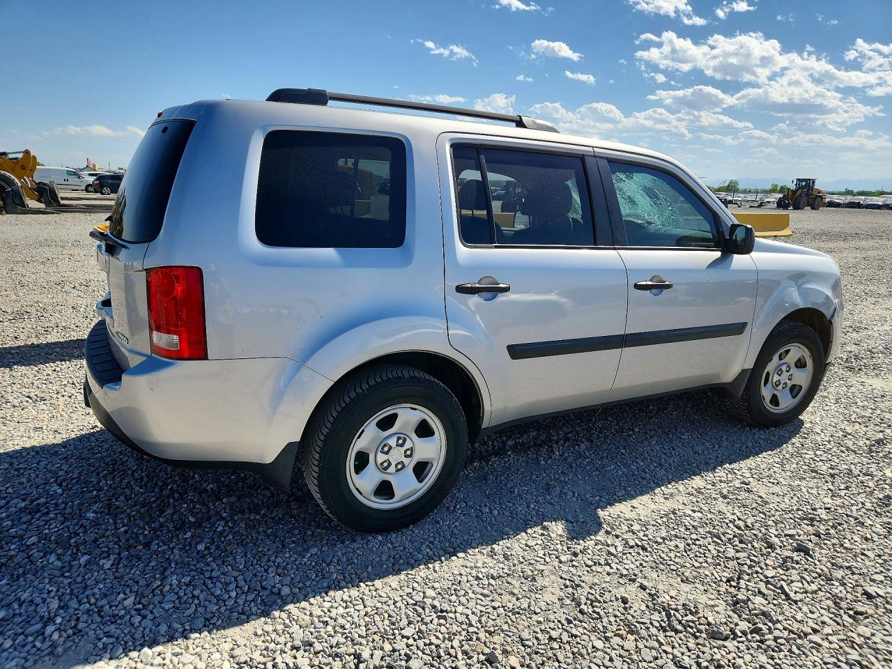 2015 Honda Pilot Lx Серебряный vin: 5FNYF4H22FB032697
