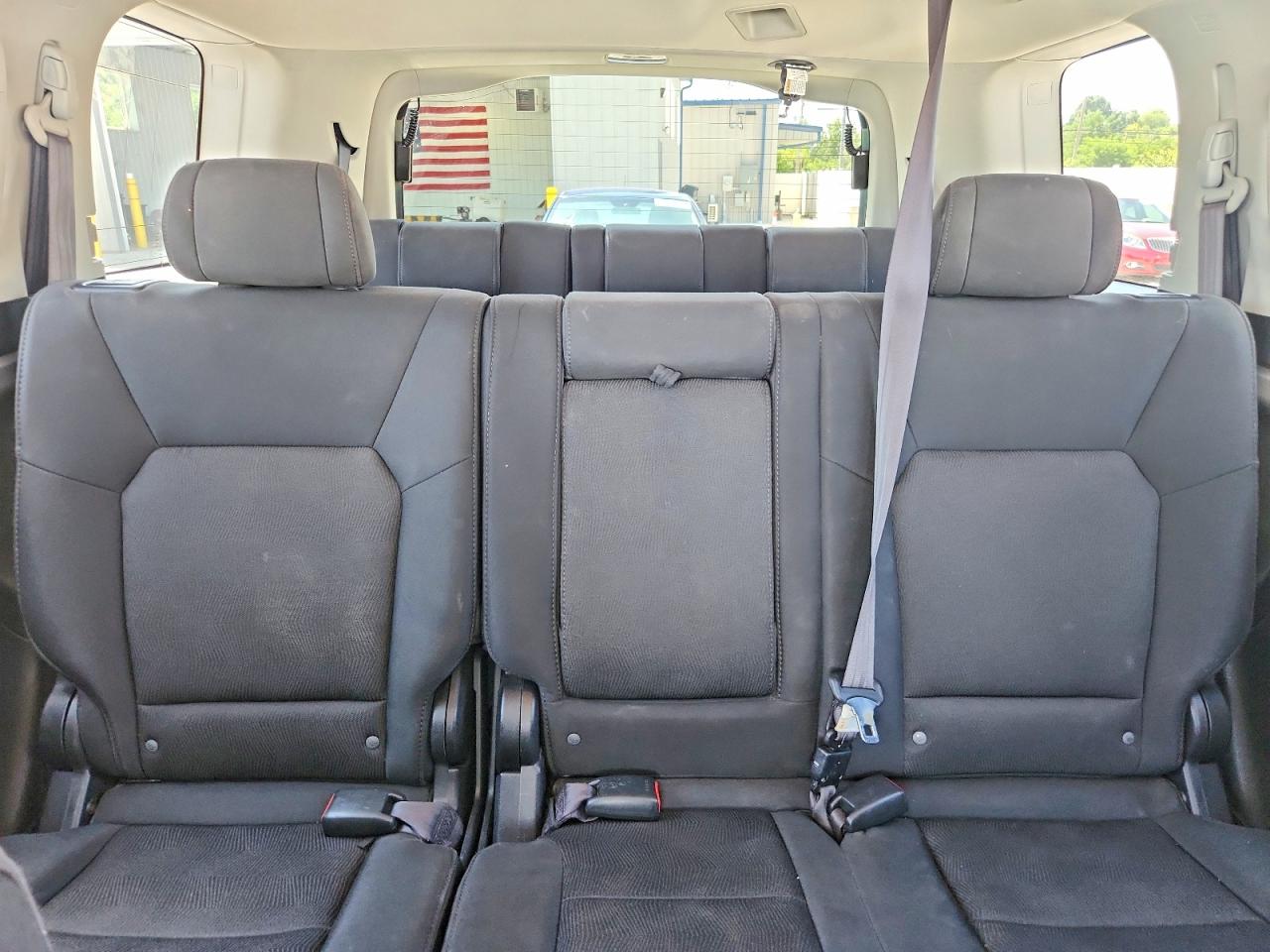 2010 Honda Pilot Lx Silver vin: 5FNYF4H23AB015528